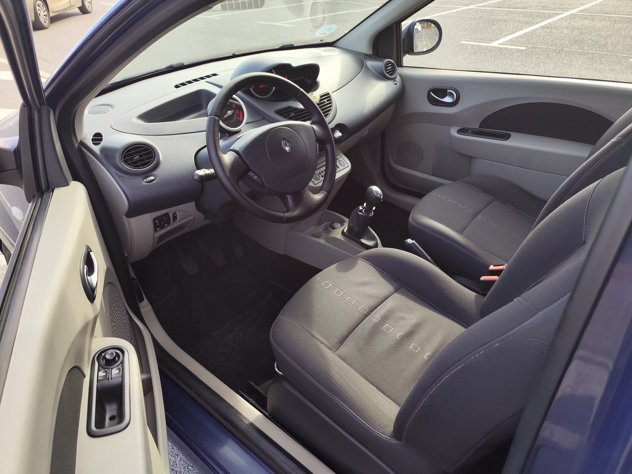 RENAULT TWINGO 1.2 GASOLINA 75 CV SOLO 42.000 KM 2008 MANUAL