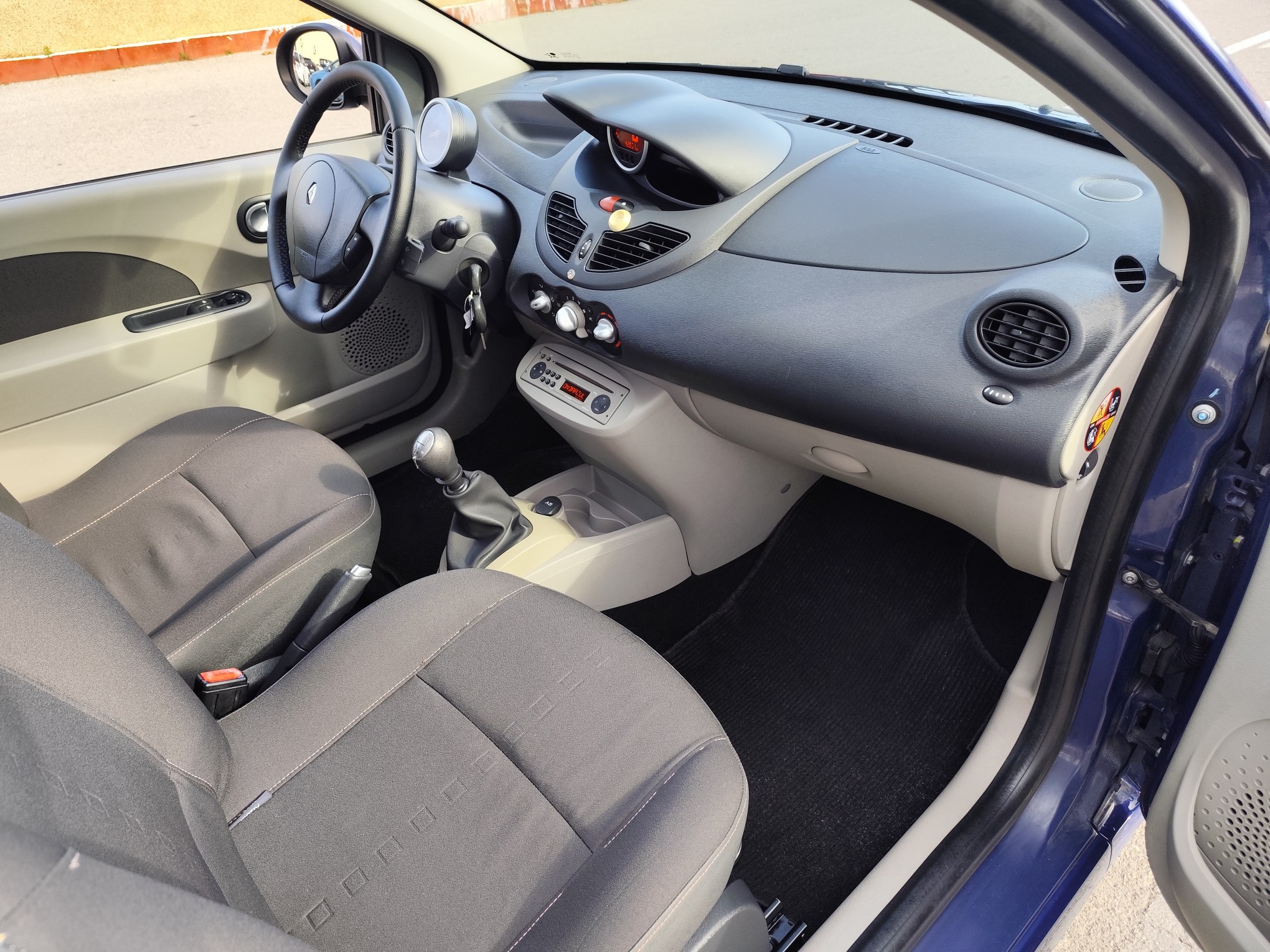 RENAULT TWINGO 1.2 GASOLINA 75 CV SOLO 42.000 KM 2008 MANUAL