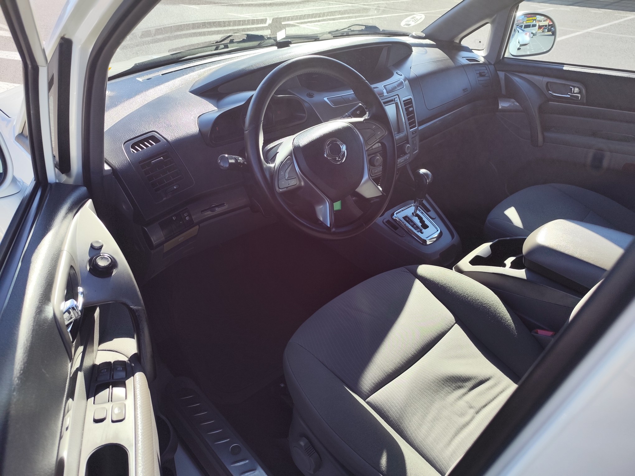 SSANGYONG RODIUS 2.0 DIESEL 155 CV  2015 250.000 KM AUTOMATICO 7 PLAZAS