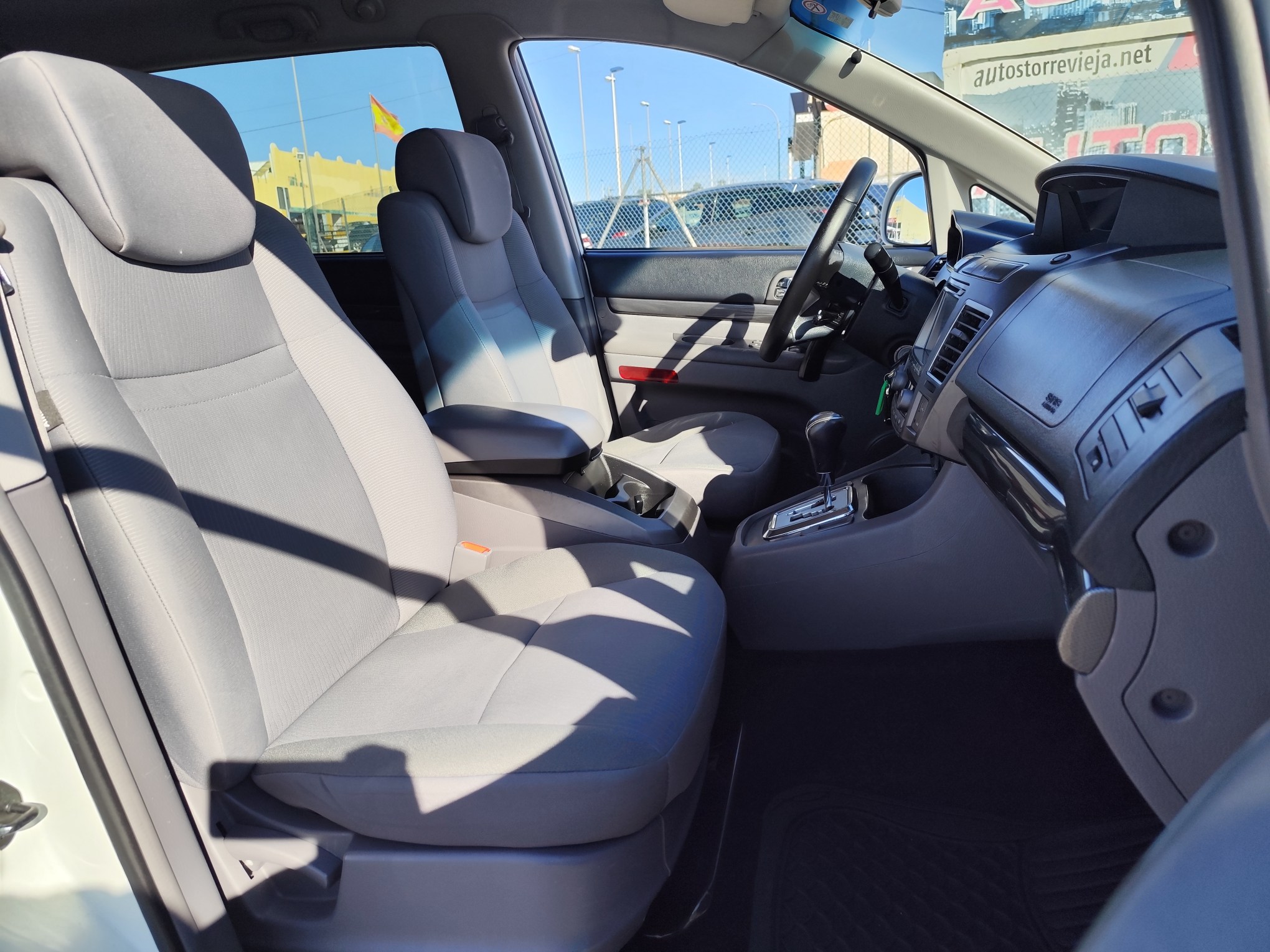 SSANGYONG RODIUS 2.0 DIESEL 155 CV  2015 250.000 KM AUTOMATICO 7 PLAZAS