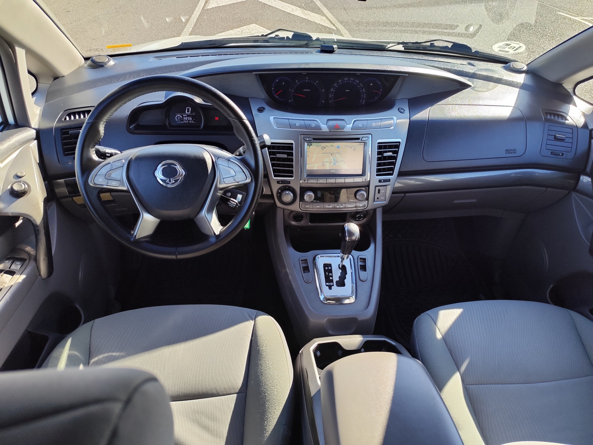 SSANGYONG RODIUS 2.0 DIESEL 155 CV  2015 250.000 KM AUTOMATICO 7 PLAZAS