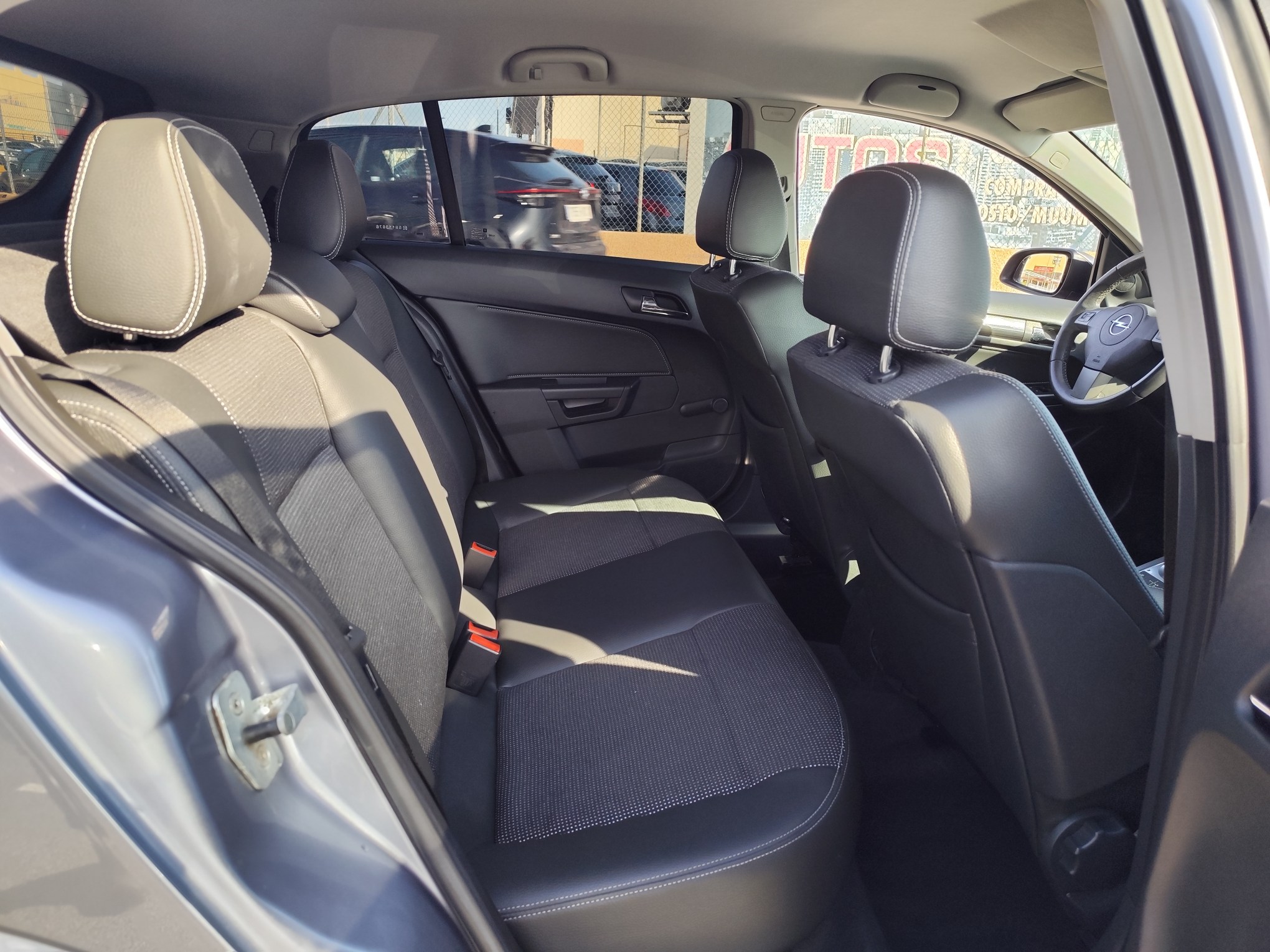 OPEL ASTRA 1.6 GASOLINA 105 CV 2006 154.000 KM AUTOMATICO