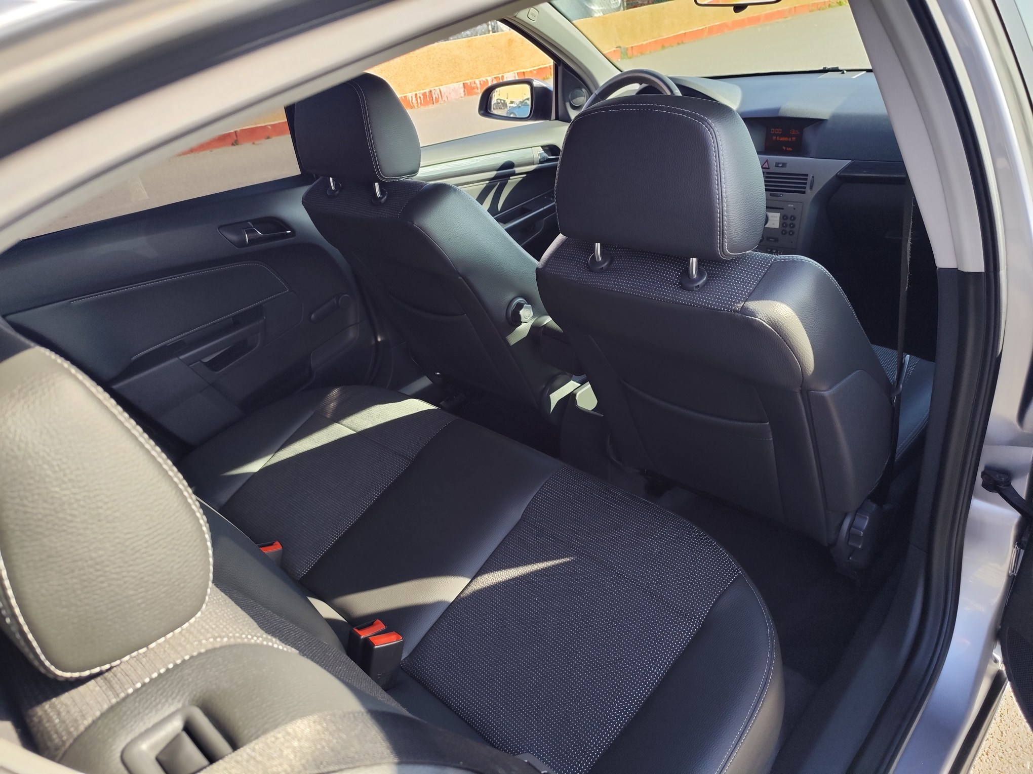 OPEL ASTRA 1.6 GASOLINA 105 CV 2006 154.000 KM AUTOMATICO