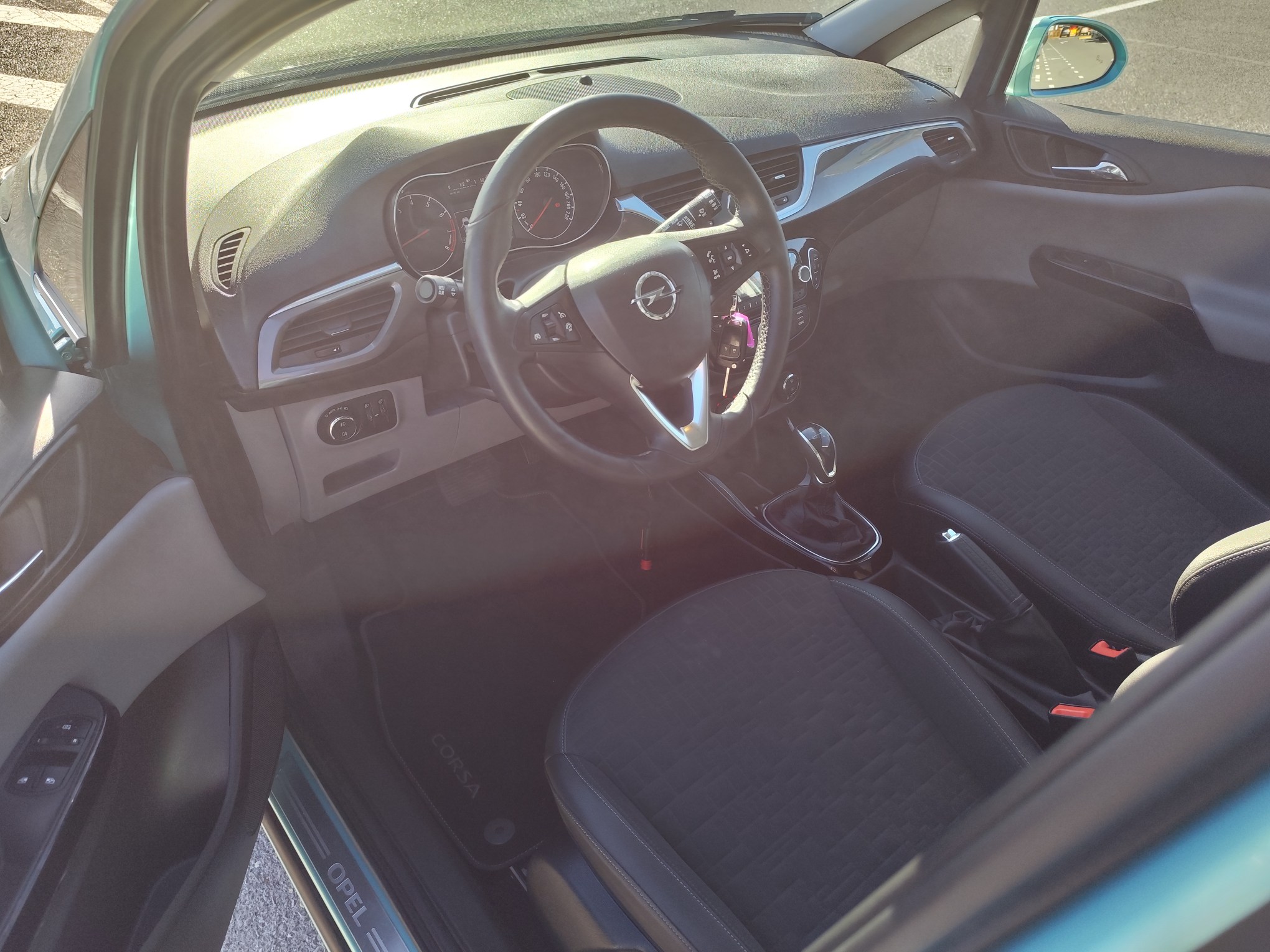 OPEL CORSA 1.4 GASOLINA 90 CV SOLO 85.000 KM 2015 AUTOMATICO