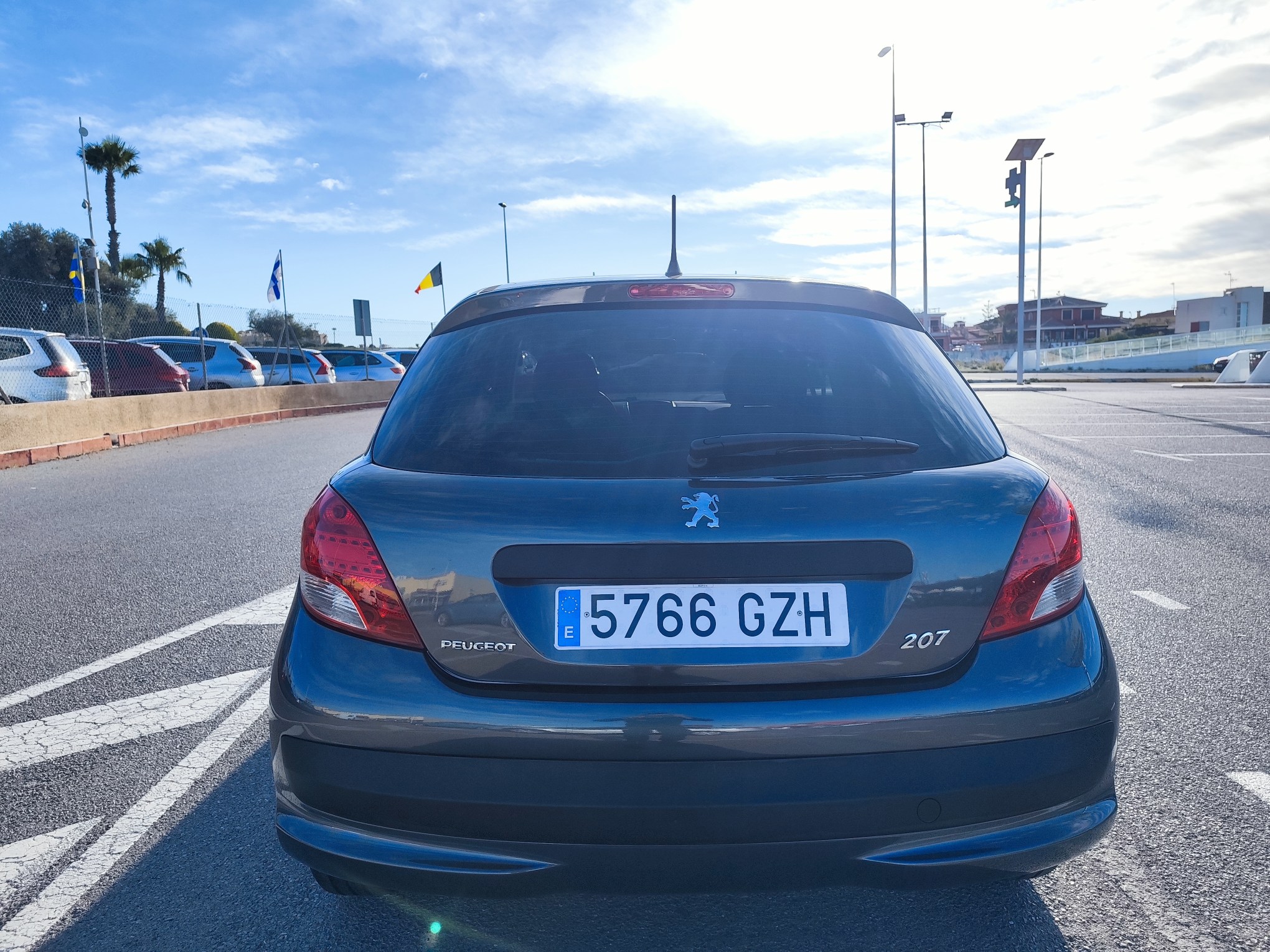 PEUGEOT 207 1.4 GASOLINA 73 CV 2010 143.000 KM MANUAL