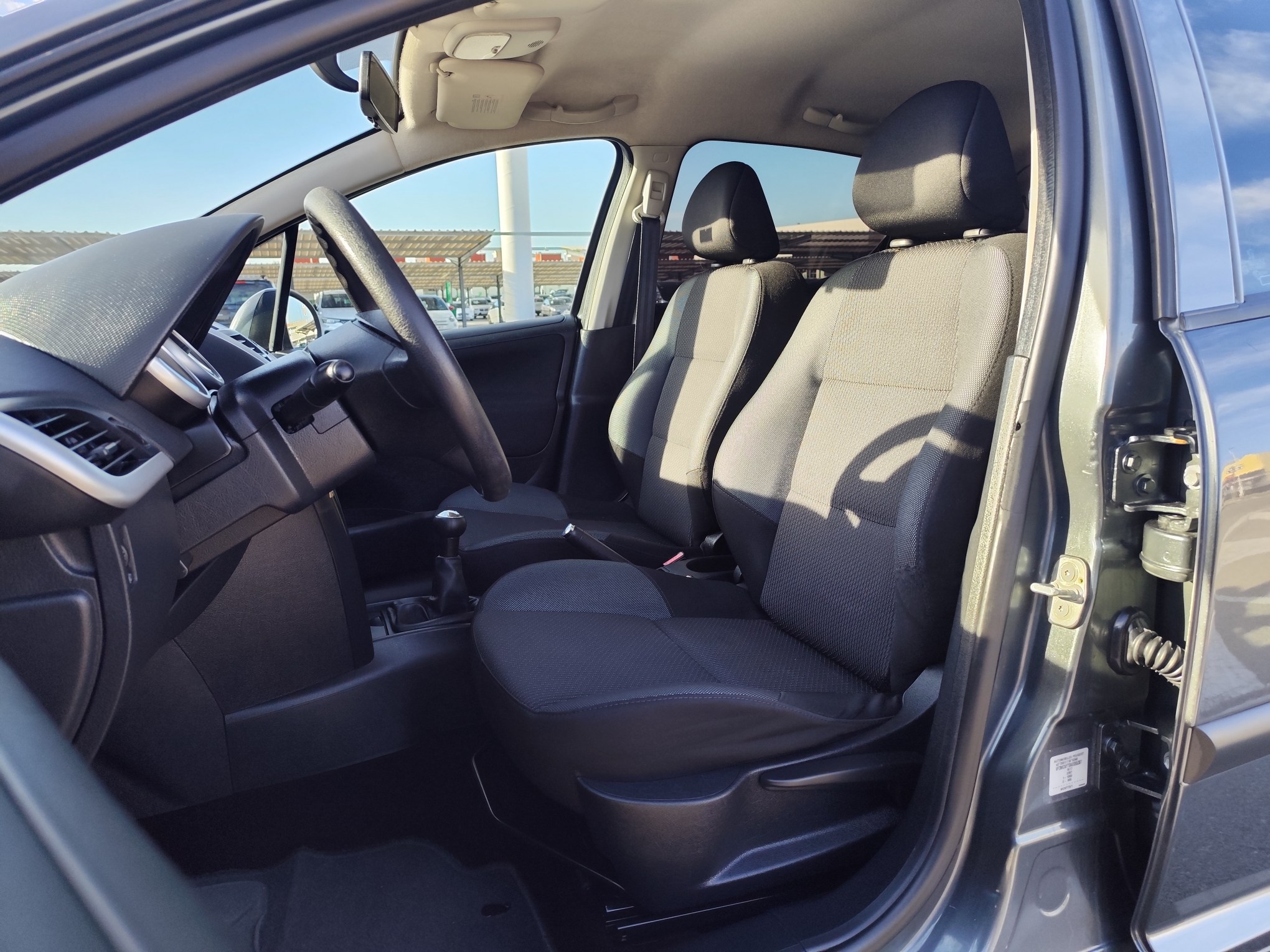 PEUGEOT 207 1.4 GASOLINA 73 CV 2010 143.000 KM MANUAL