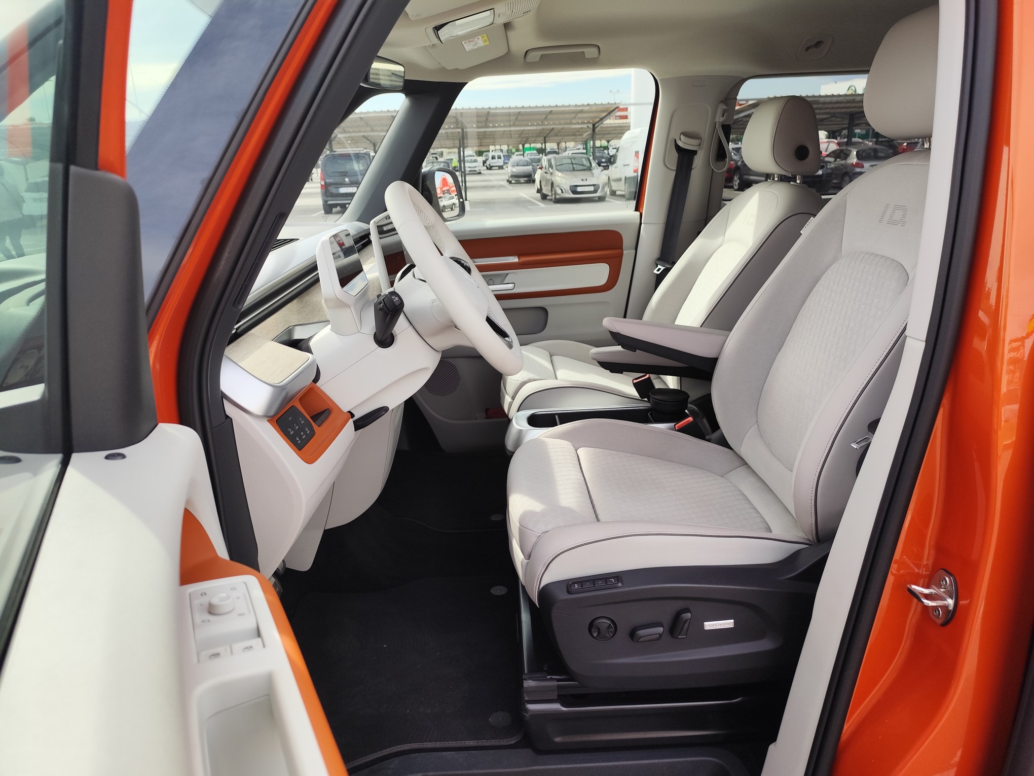 VOLKSWAGEN ID.BUZZ PRO 150 KW ELECTRICO 204 CV 2024 SOLO 1.100 KM AUTOMATICO