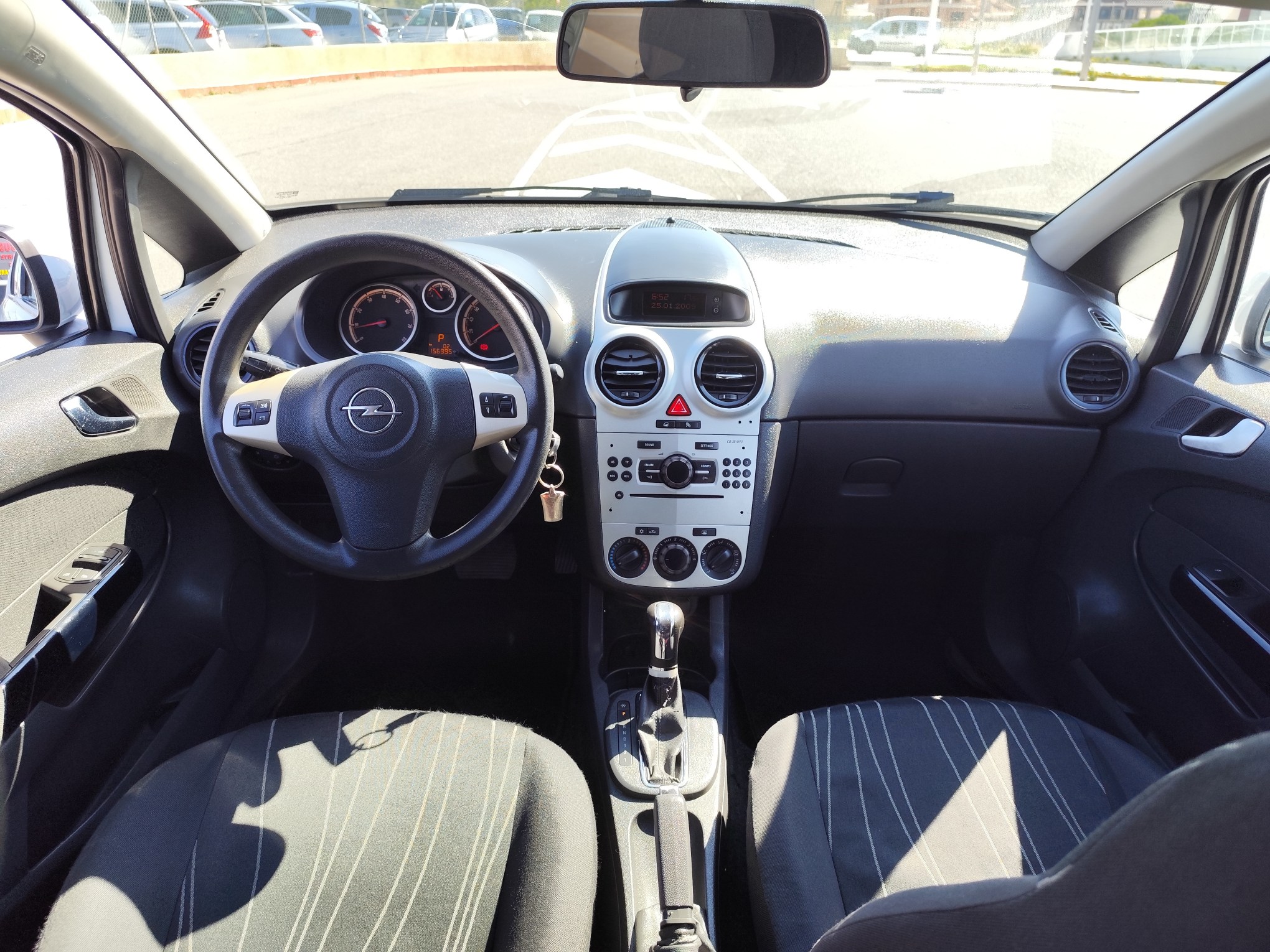 OPEL CORSA 1.4 GASOLINA 90 CV 2009 157.000 KM AUTOMATICO