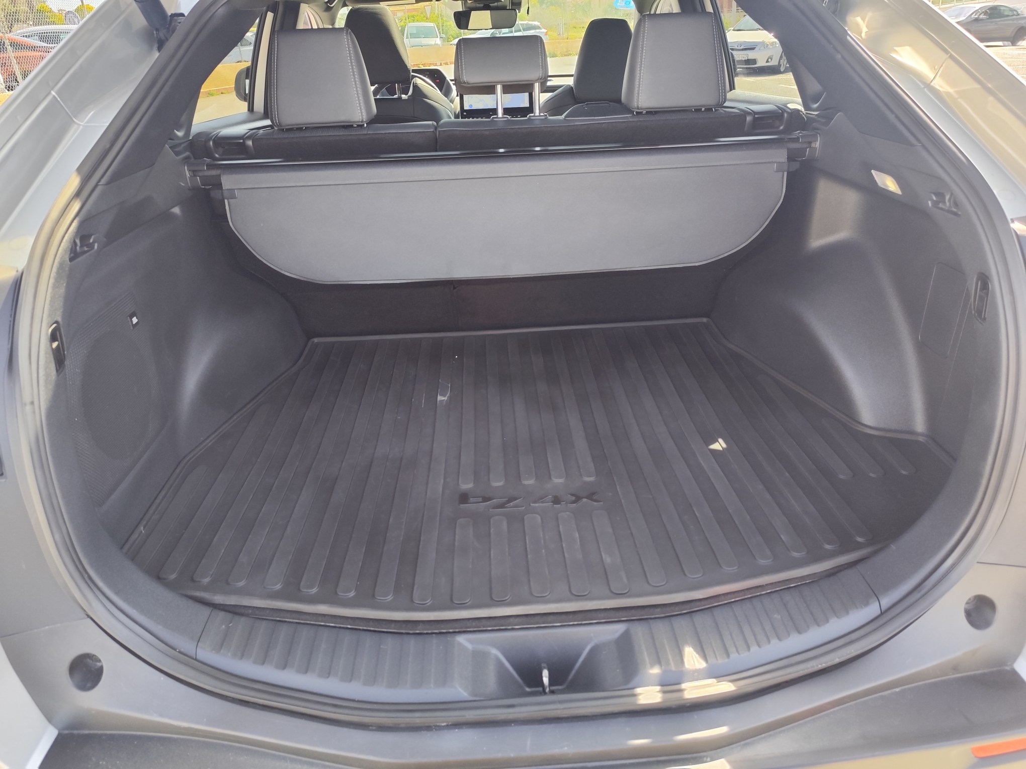 TOYOTA BZ4X 160 KW 218 CV DOBLE MOTOR ELECTRICO 12/2022 SOLO 38.000 KM AUTOMATICO