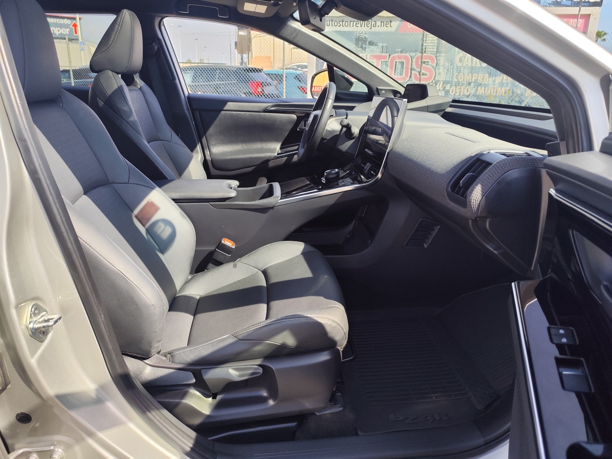 TOYOTA BZ4X 160 KW 218 CV DOBLE MOTOR ELECTRICO 12/2022 SOLO 38.000 KM AUTOMATICO