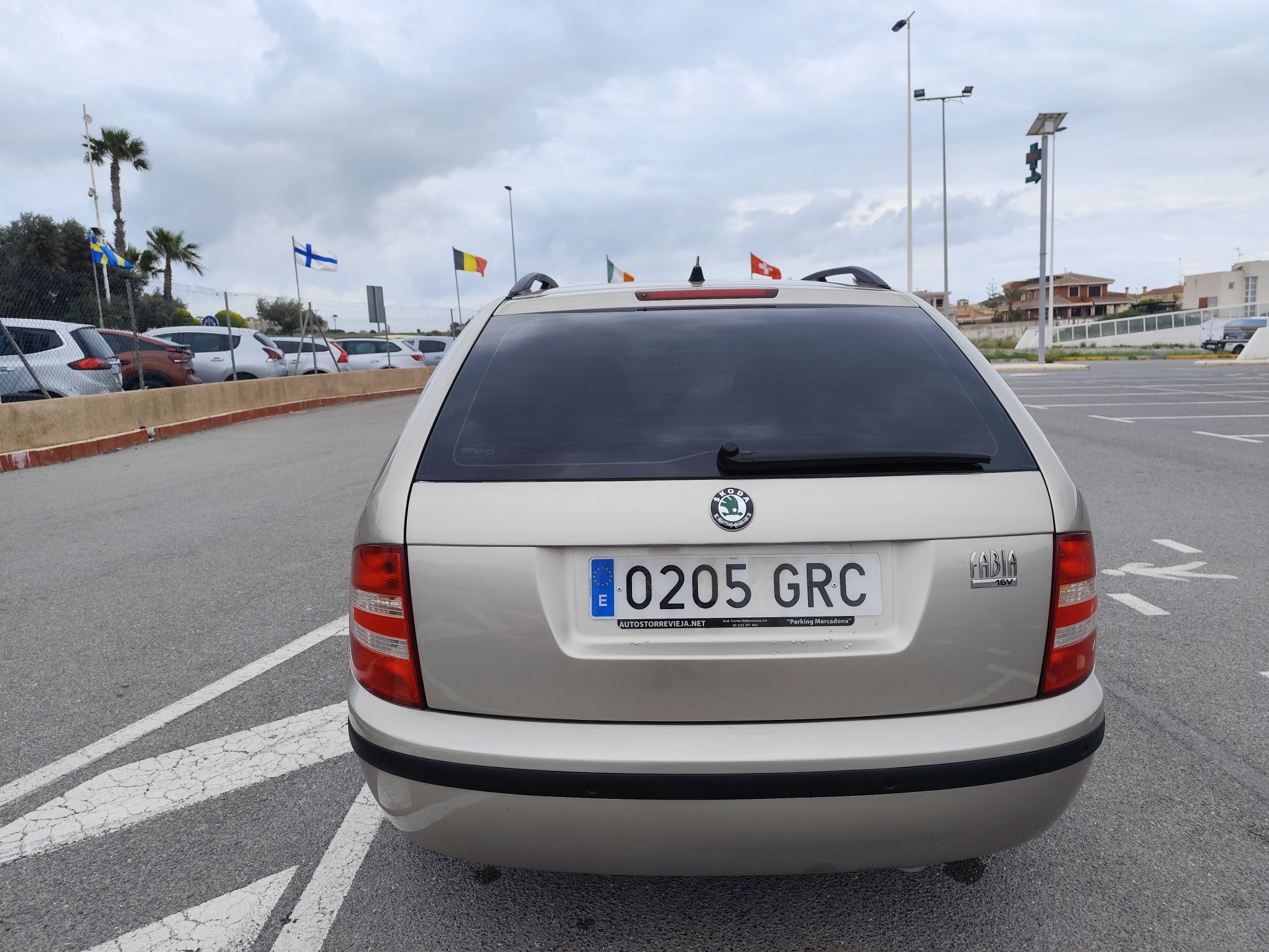 SKODA FABIA 1.4 GASOLINA 75 CV 2004 149.000 KM AUTOMATICO