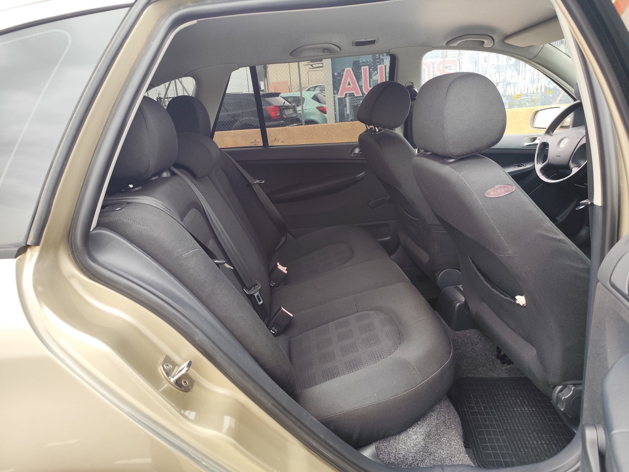 SKODA FABIA 1.4 GASOLINA 75 CV 2004 149.000 KM AUTOMATICO