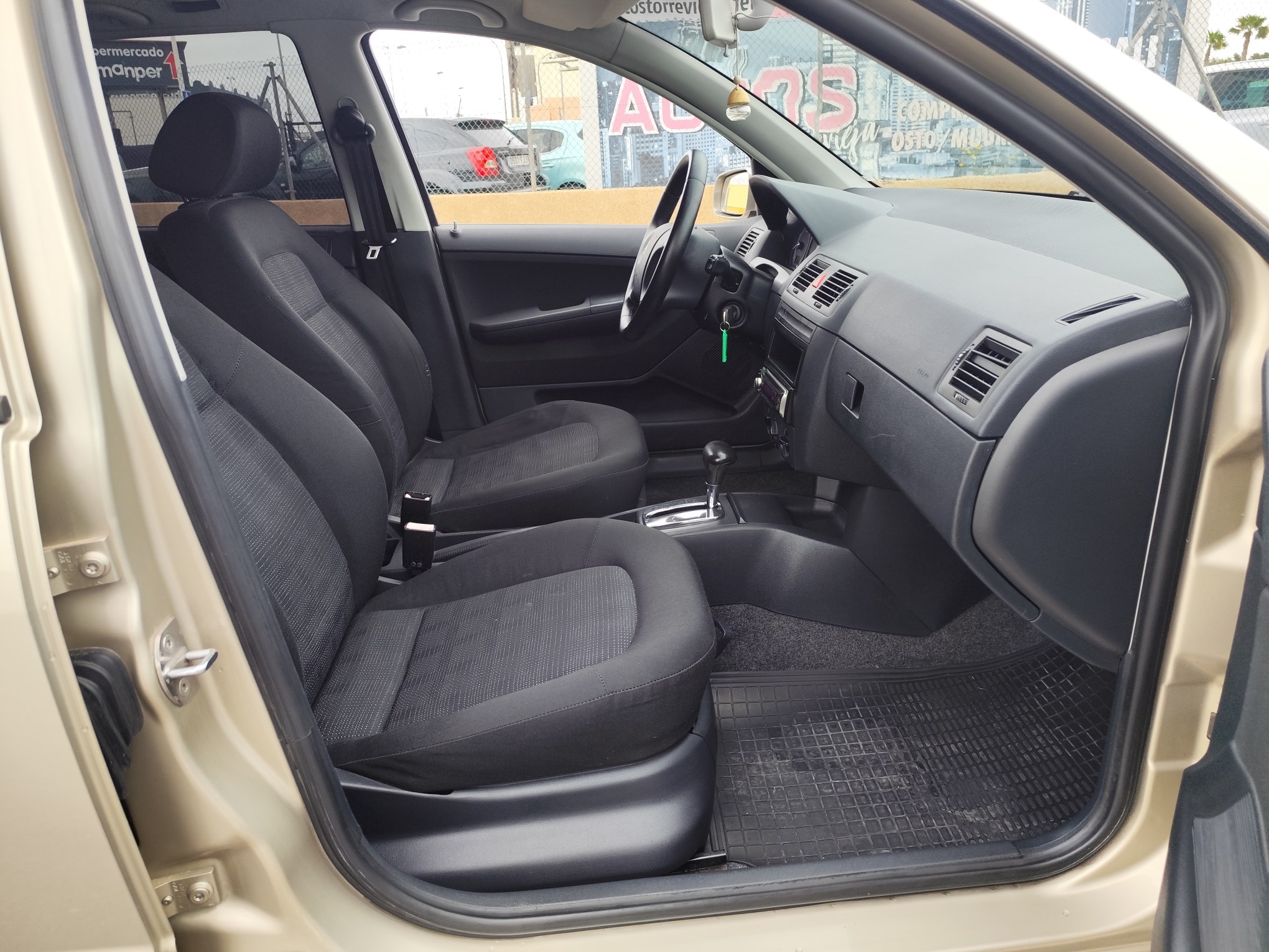 SKODA FABIA 1.4 GASOLINA 75 CV 2004 149.000 KM AUTOMATICO