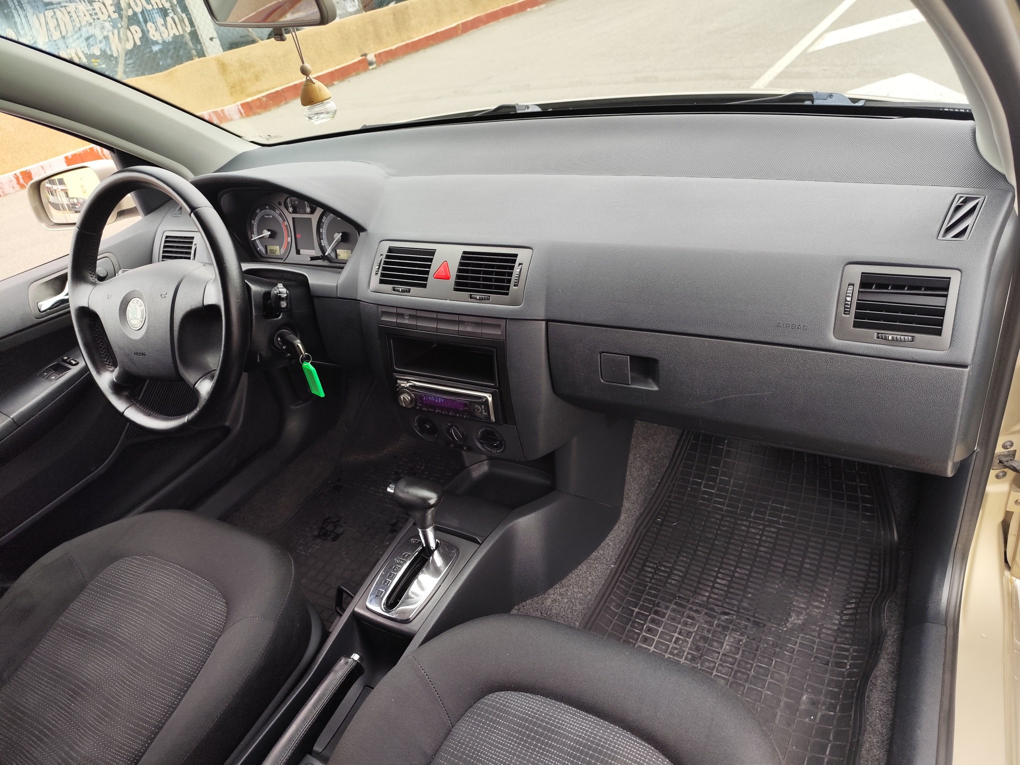 SKODA FABIA 1.4 GASOLINA 75 CV 2004 149.000 KM AUTOMATICO