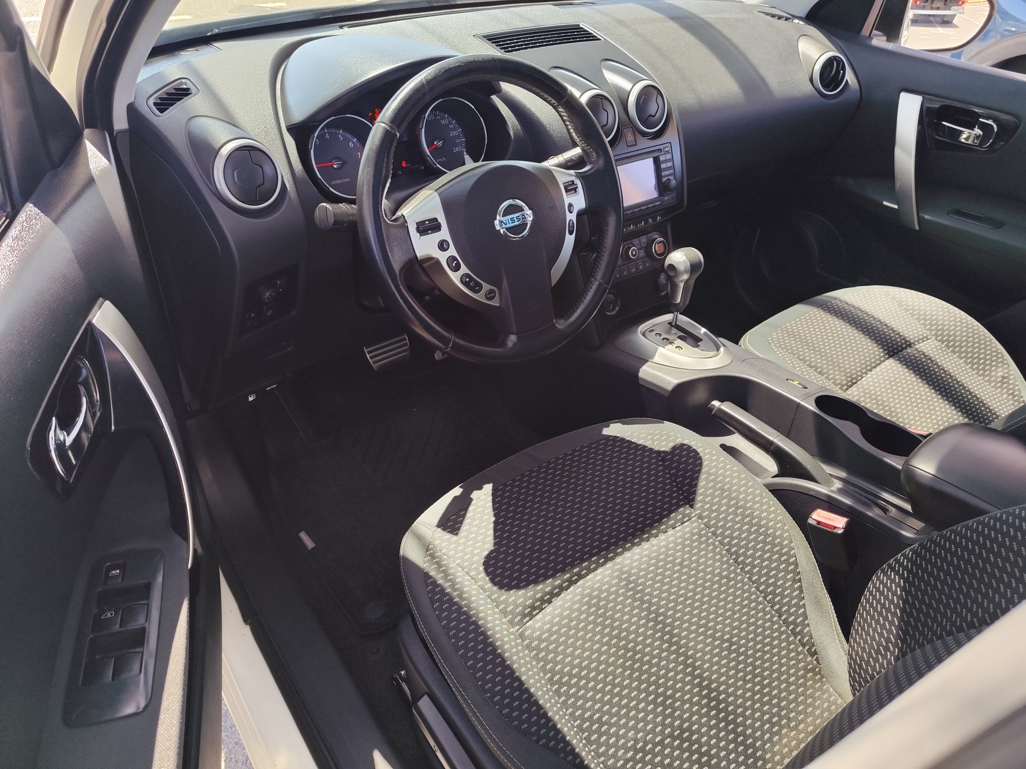 NISSAN QASHQAI 2.0 GASOLINA 140 CV 2010 188.000 KM AUTOMATICO