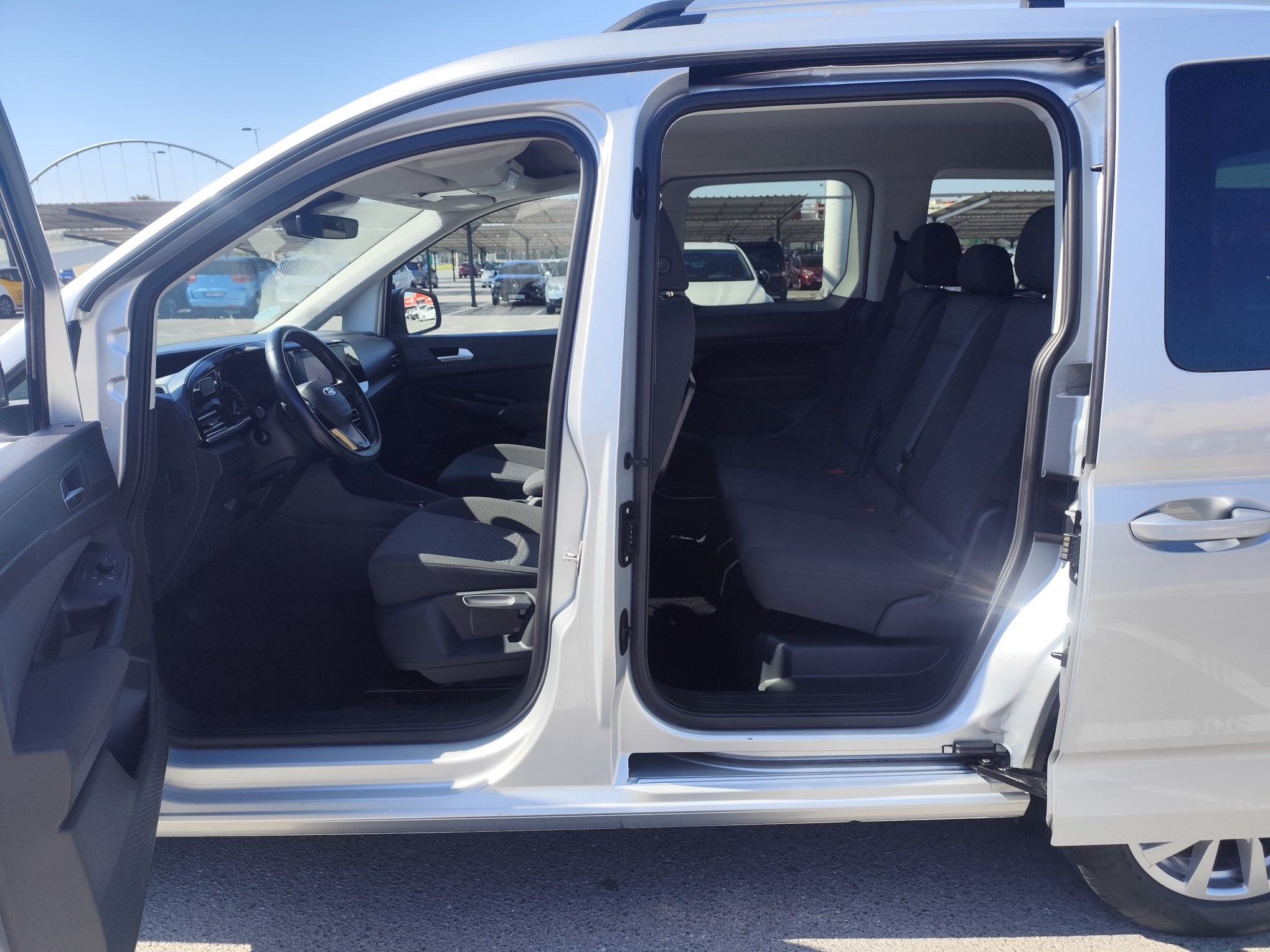 FORD TOURNEO CONNECT 1.5 GASOLINA 115 CV  2023 100.000 KM AUTOMATICO