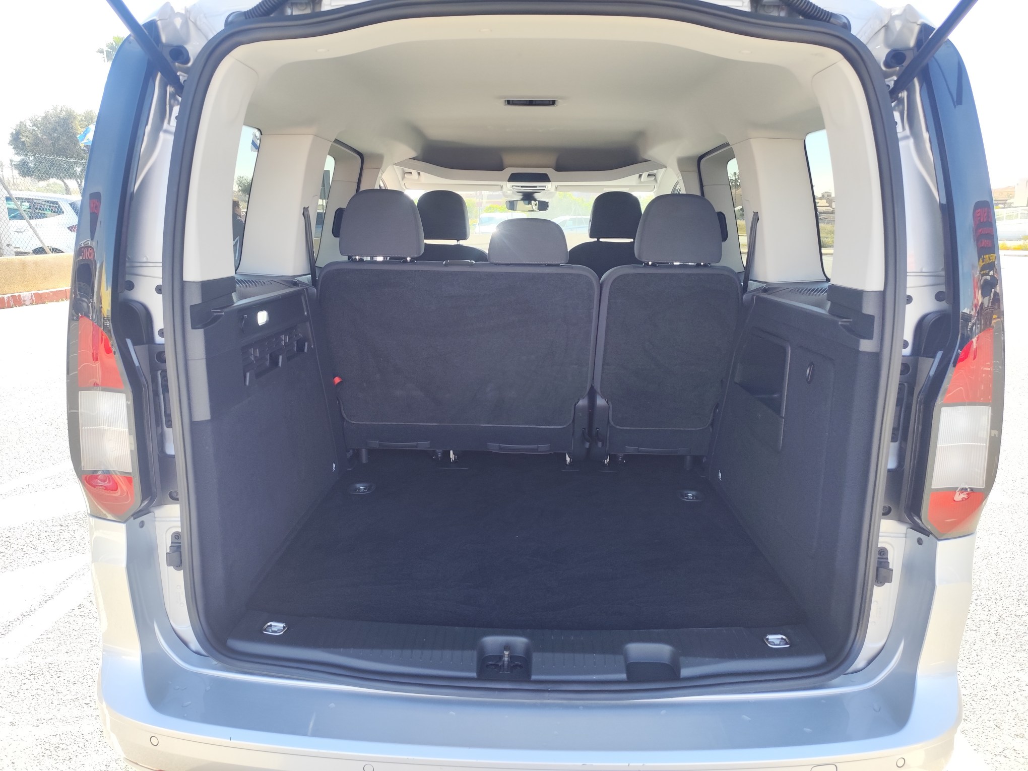 FORD TOURNEO CONNECT 1.5 GASOLINA 115 CV  2023 100.000 KM AUTOMATICO