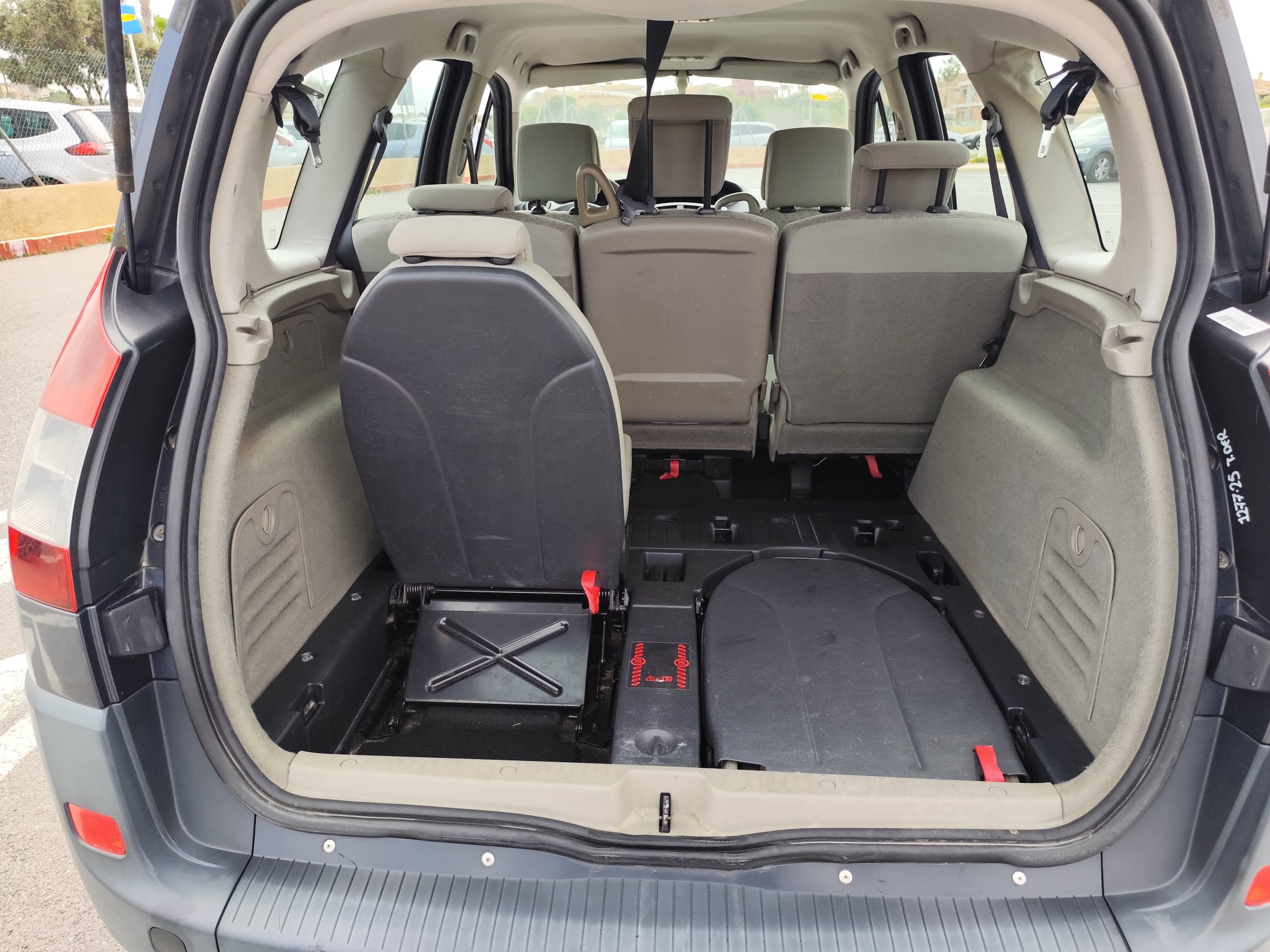 RENAUL GRAND SCENIC 1.9 DIESEL 130 CV 2006 7 PLAZAS 289.000 KM MANUAL