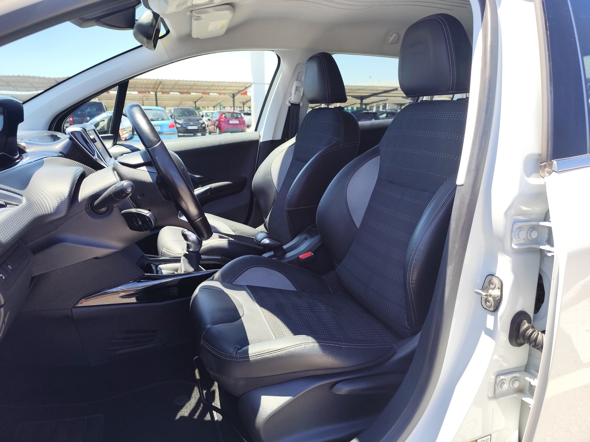 PEUGEOT 1.2 GASOLINA 110 CV 91.000 KM 2016 MANUAL