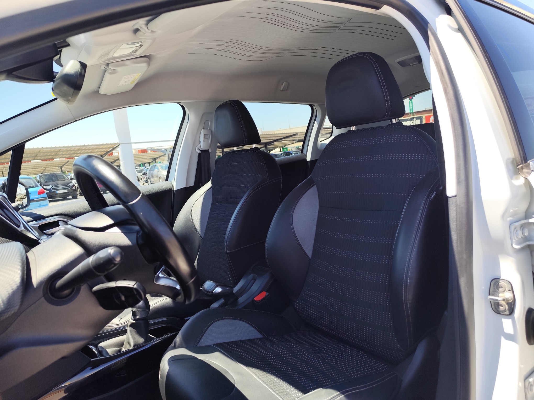 PEUGEOT 1.2 GASOLINA 110 CV 91.000 KM 2016 MANUAL
