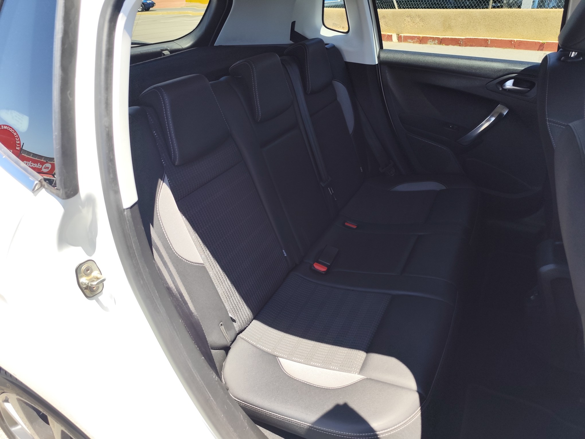 PEUGEOT 1.2 GASOLINA 110 CV 91.000 KM 2016 MANUAL