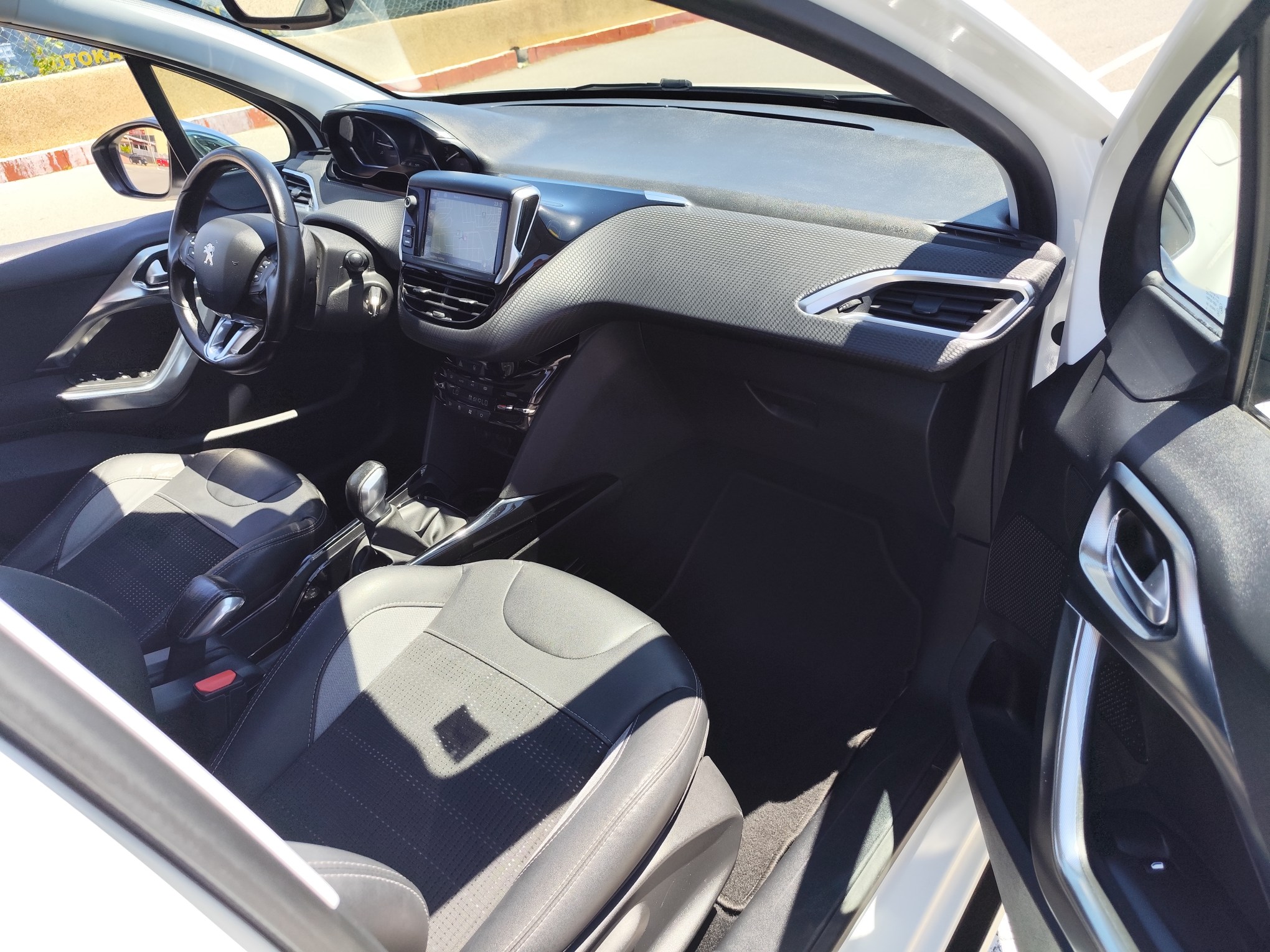 PEUGEOT 1.2 GASOLINA 110 CV 91.000 KM 2016 MANUAL