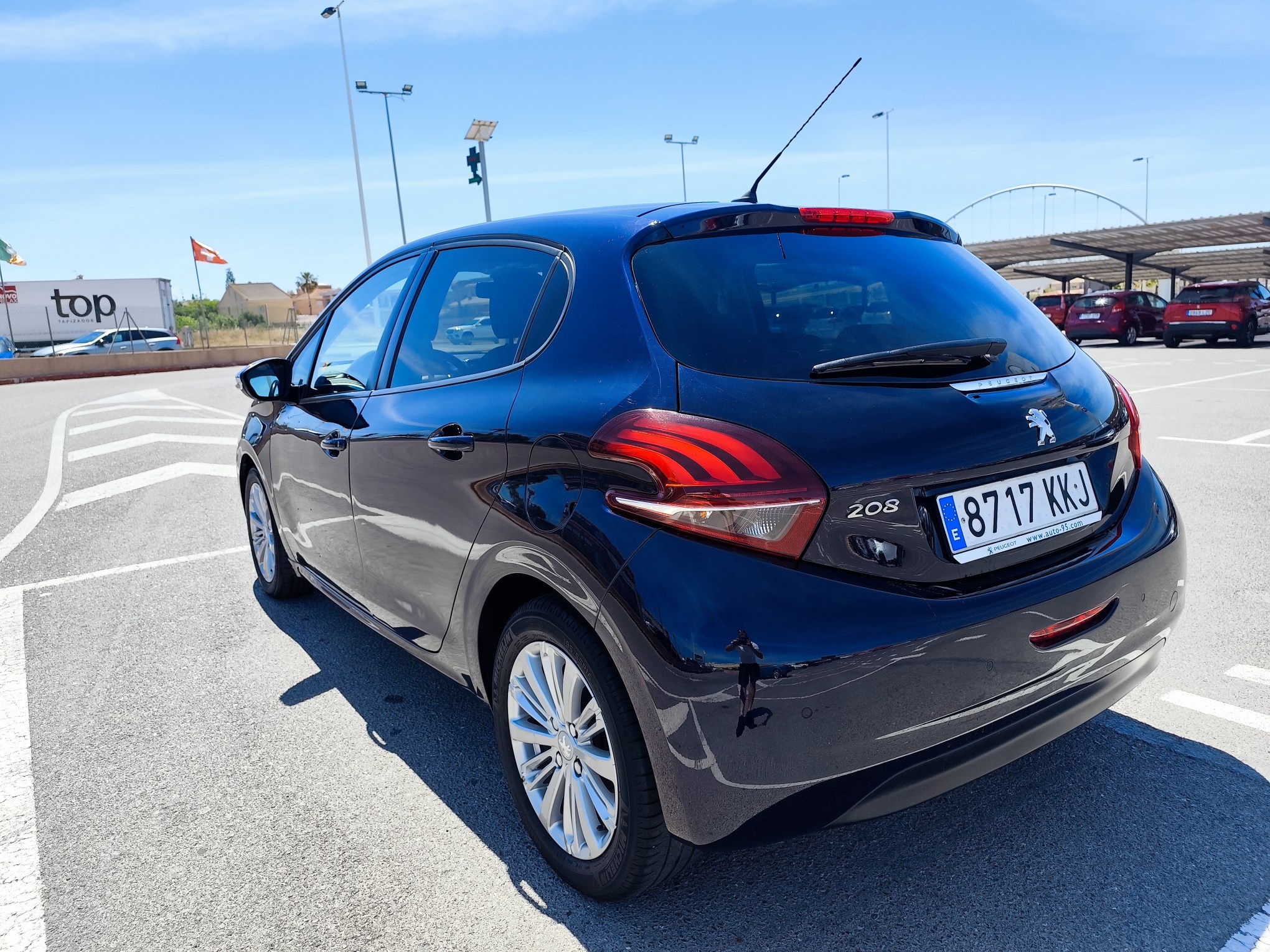 PEUGEOT 208 1.2 GASOLINA 82 CV 88.000 KM 2018 MANUAL