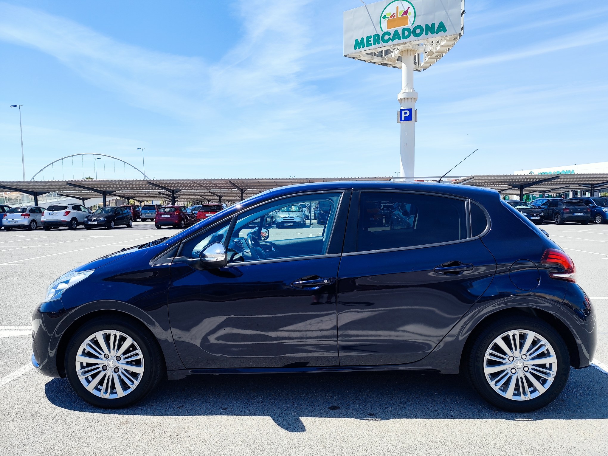 PEUGEOT 208 1.2 GASOLINA 82 CV 88.000 KM 2018 MANUAL