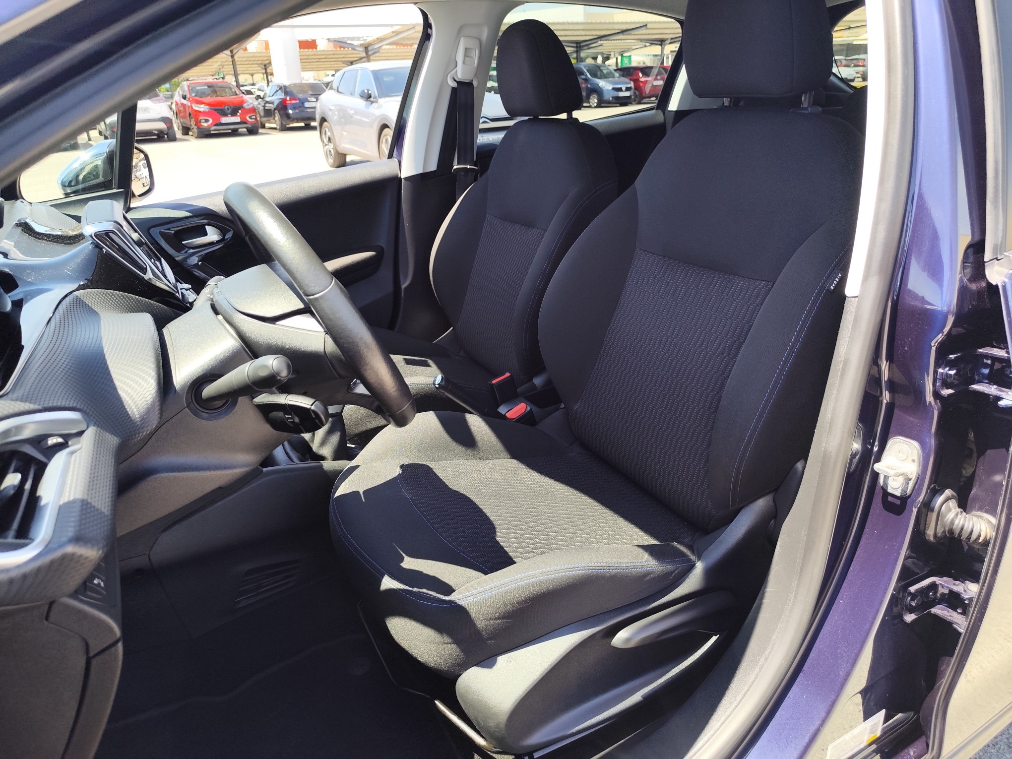 PEUGEOT 208 1.2 GASOLINA 82 CV 88.000 KM 2018 MANUAL