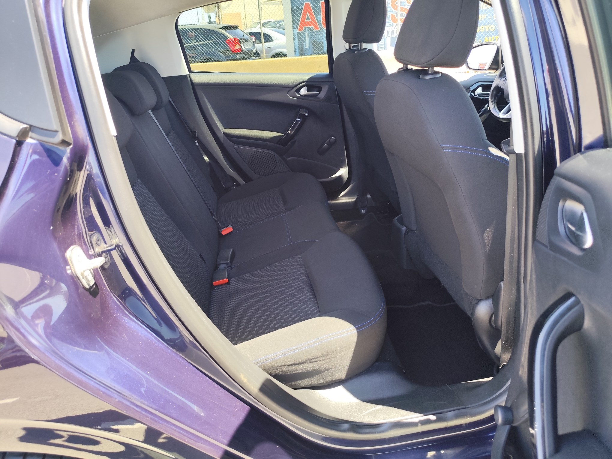 PEUGEOT 208 1.2 GASOLINA 82 CV 88.000 KM 2018 MANUAL
