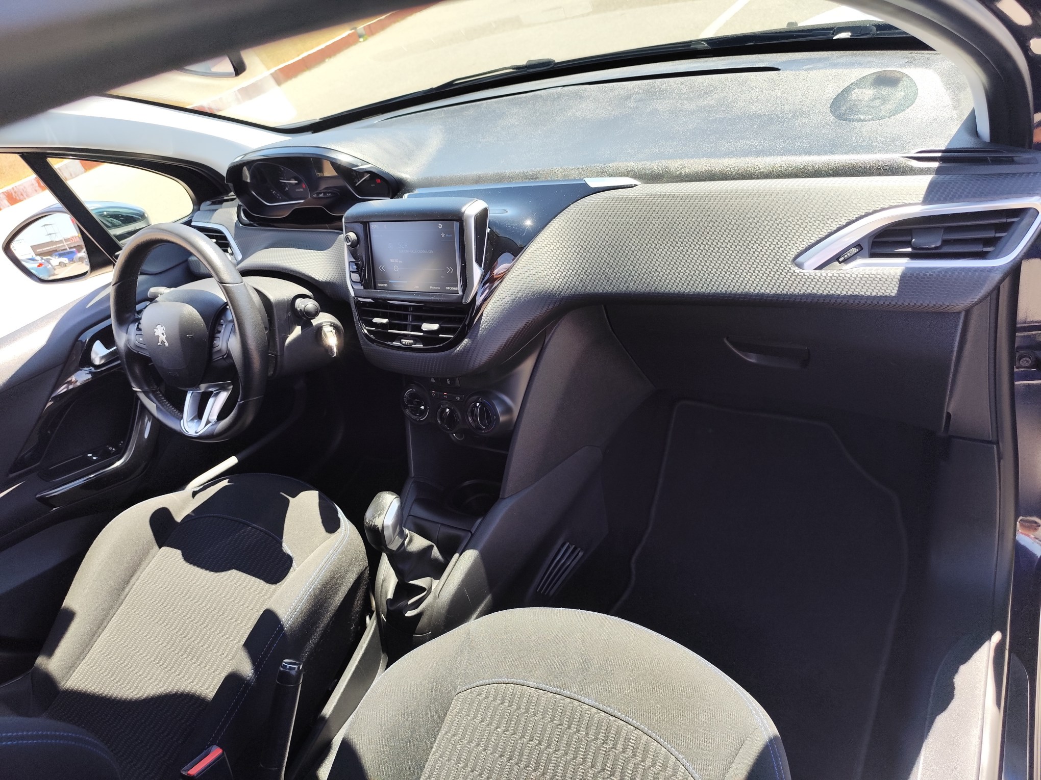 PEUGEOT 208 1.2 GASOLINA 82 CV 88.000 KM 2018 MANUAL
