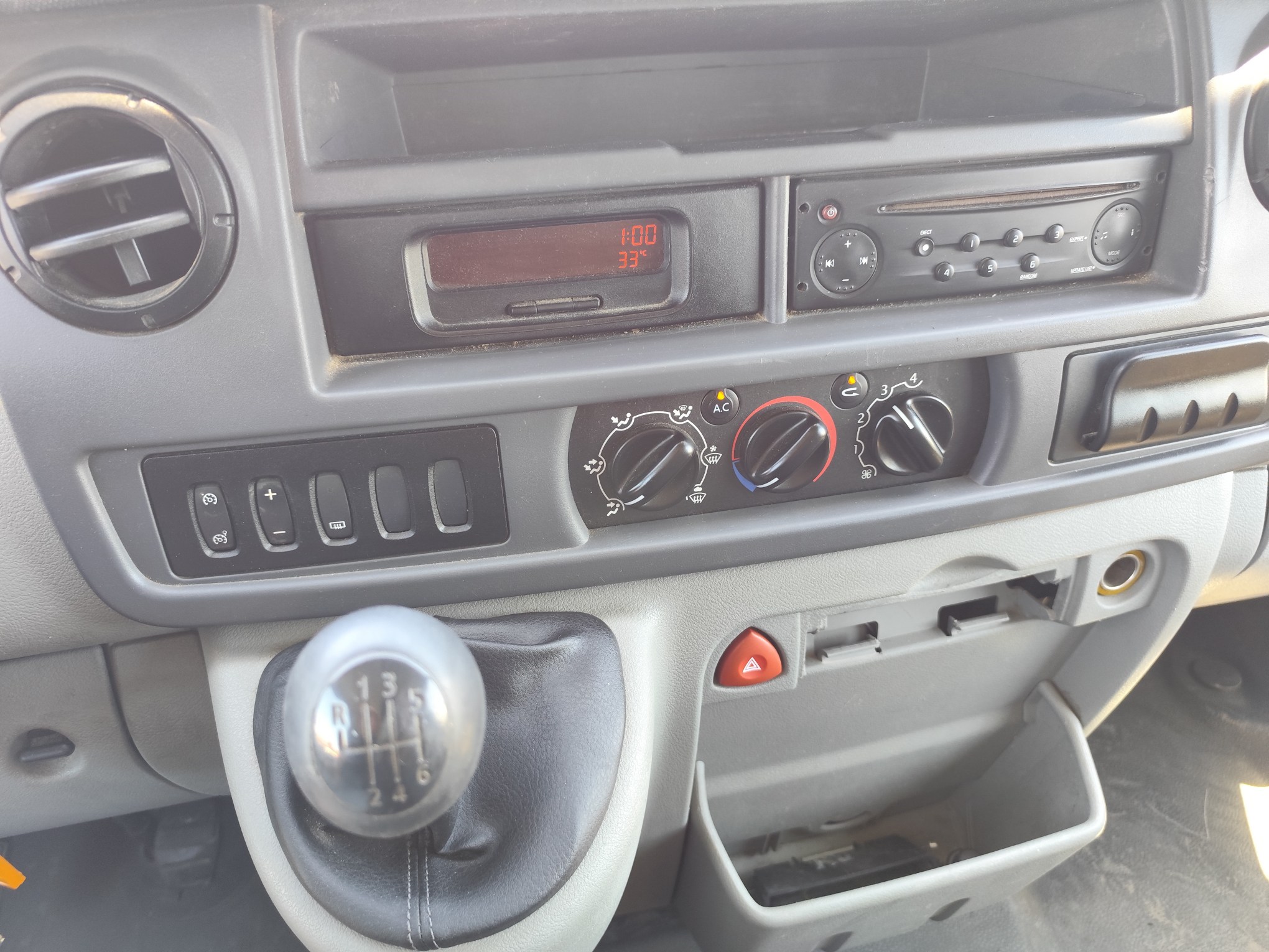 RENAULT MASTER 2.5 DIESEL 120 CV 256.000 KM 2007 7 PLAZAS MANUAL