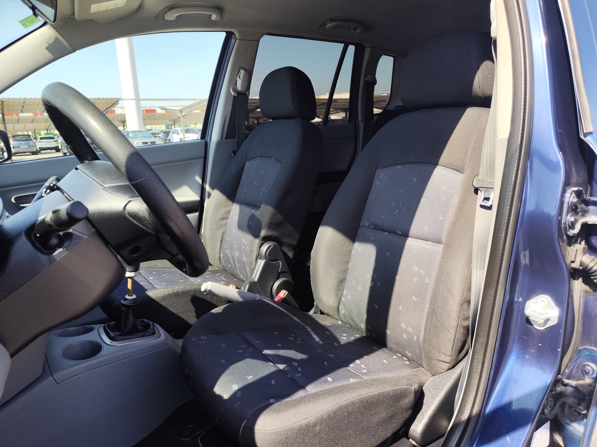 MAZDA 2 1.2 GASOLINA 75 CV 2004 157.000 KM MANUAL
