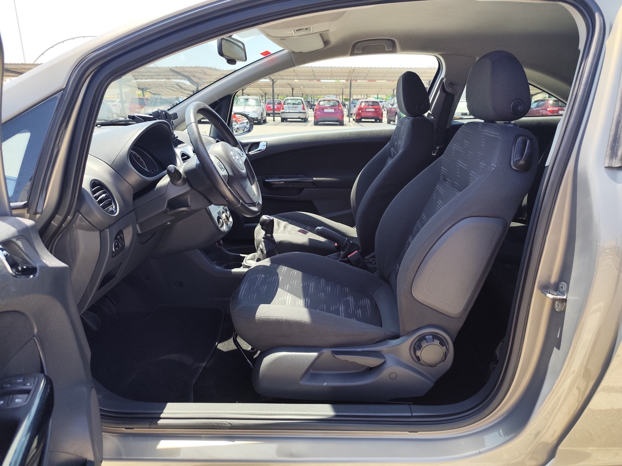 OPEL CORSA 1.2 GASOLINA 70 CV 2011 167.000 KM MANUAL