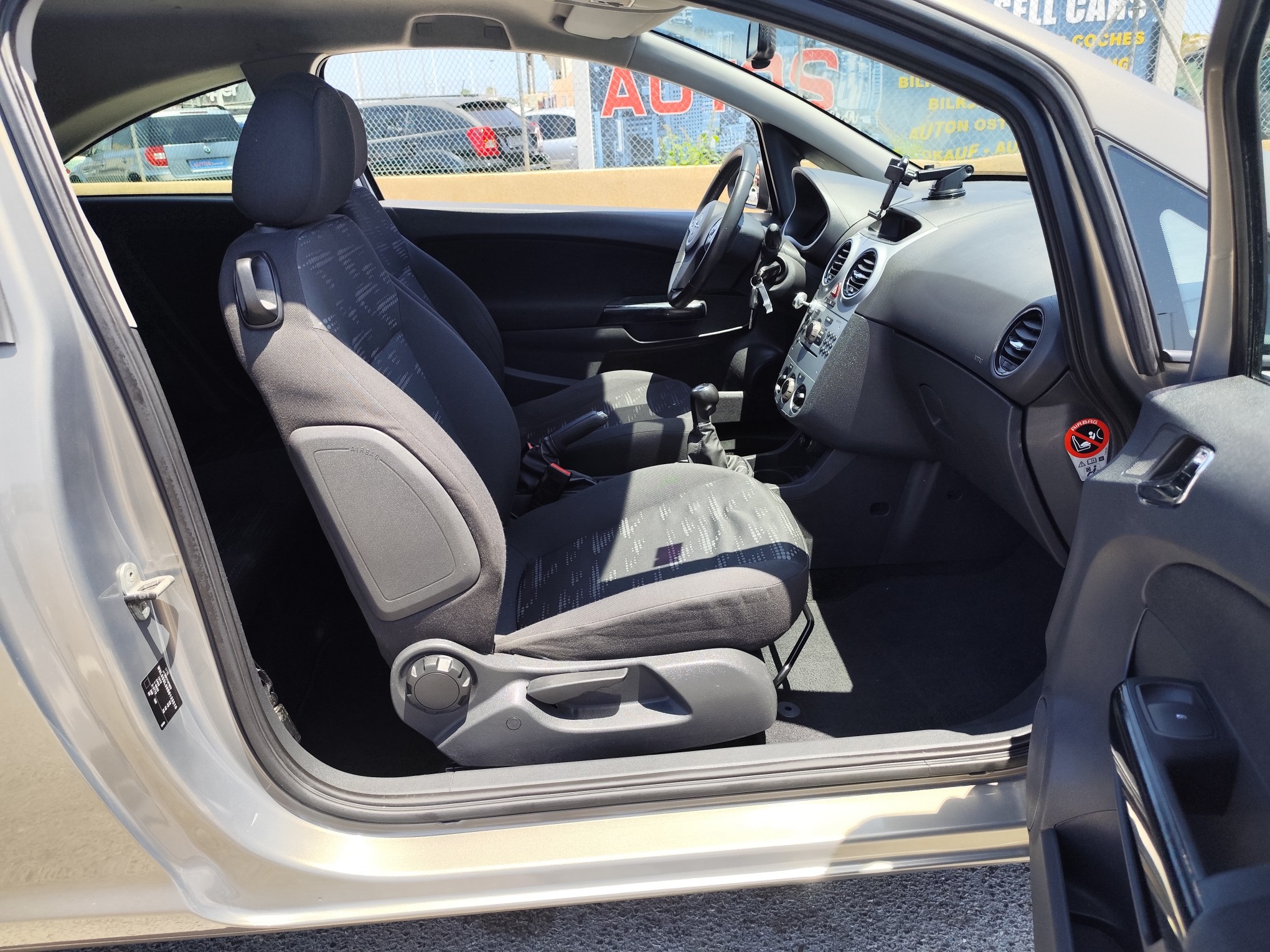 OPEL CORSA 1.2 GASOLINA 70 CV 2011 167.000 KM MANUAL
