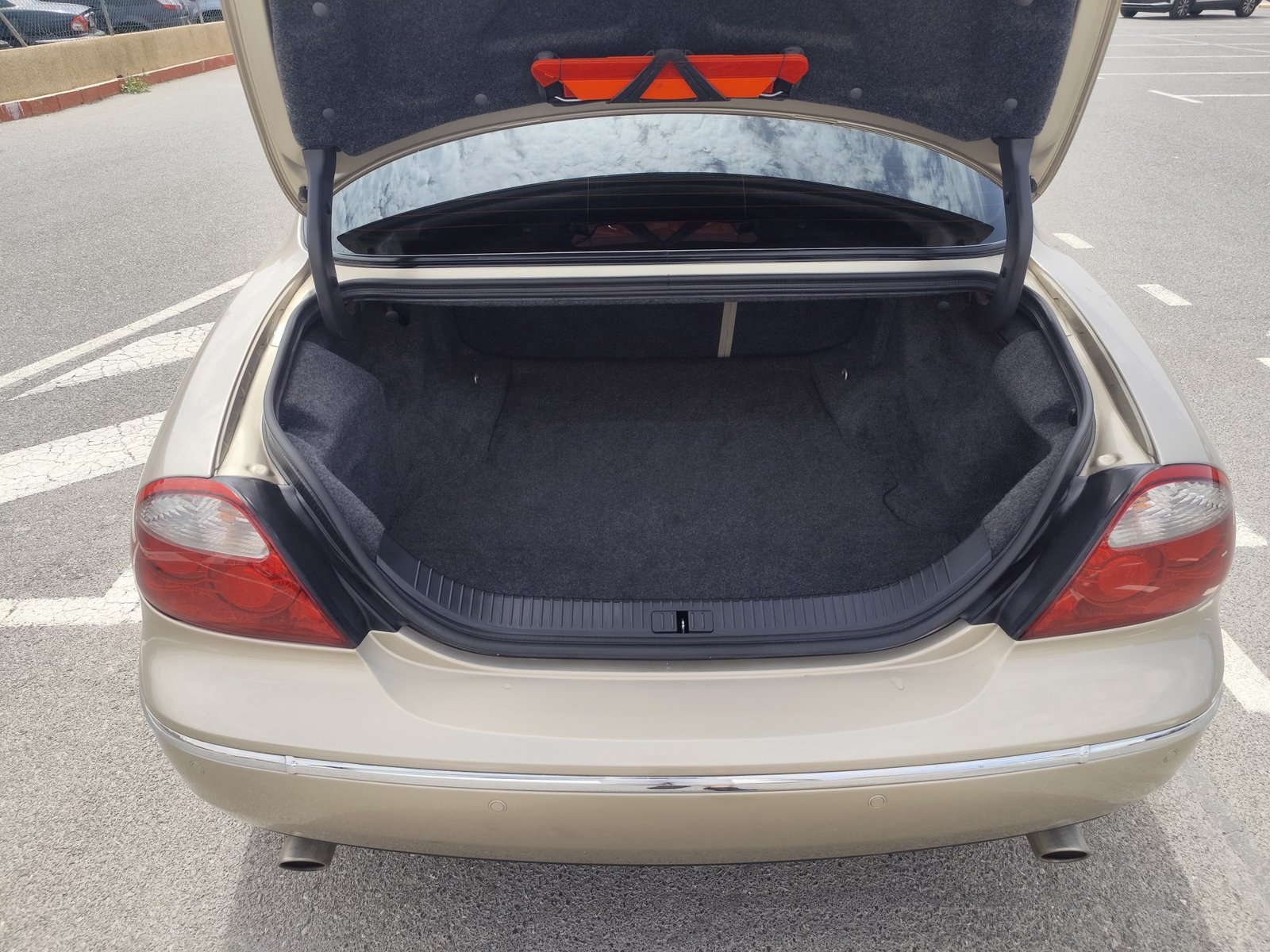 JAGUAR S-TYPE 3.0 GASOLINA 238 CV 2004 SOLO 83.000 KM AUTOMATICO