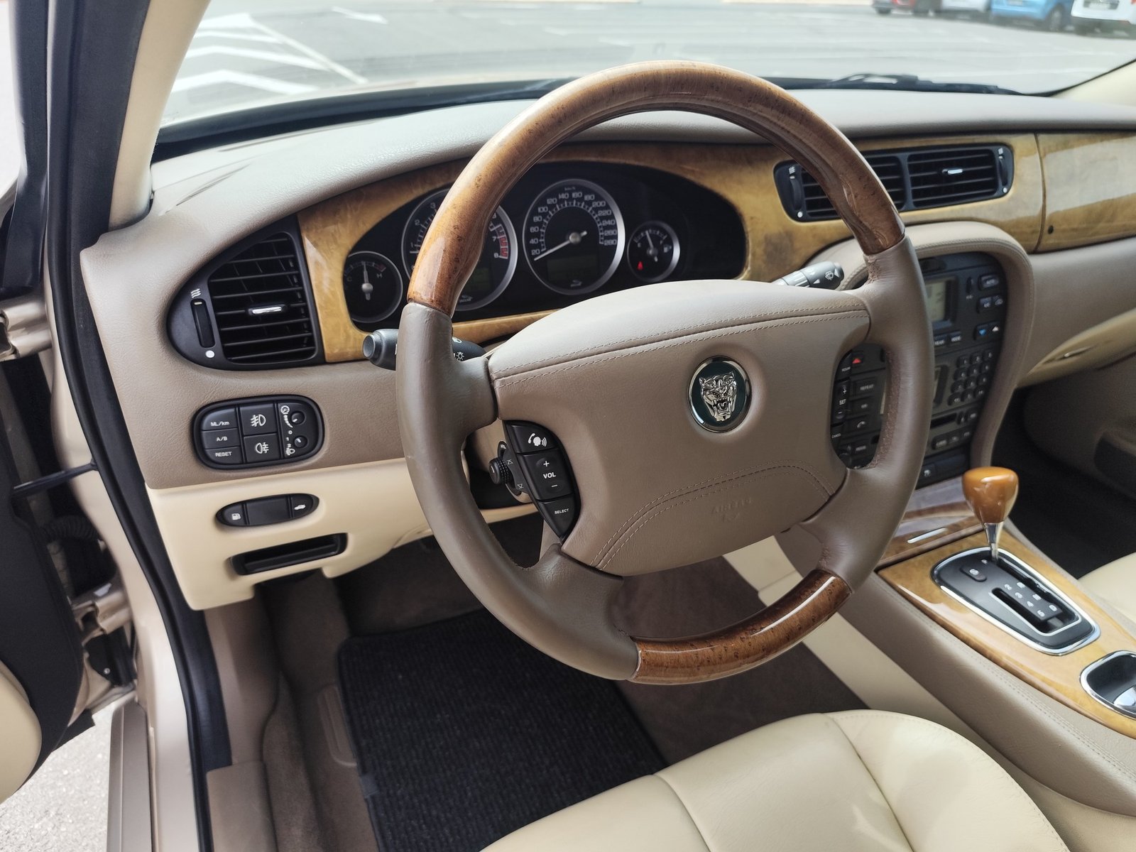 JAGUAR S-TYPE 3.0 GASOLINA 238 CV 2004 SOLO 83.000 KM AUTOMATICO