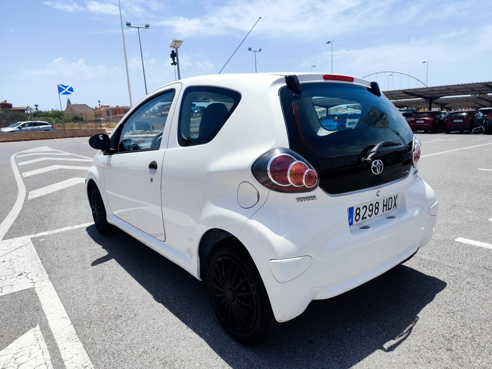TOYOTA AYGO 1.0 GASOLINA 68 CV 2011 193.000 KM MANUAL