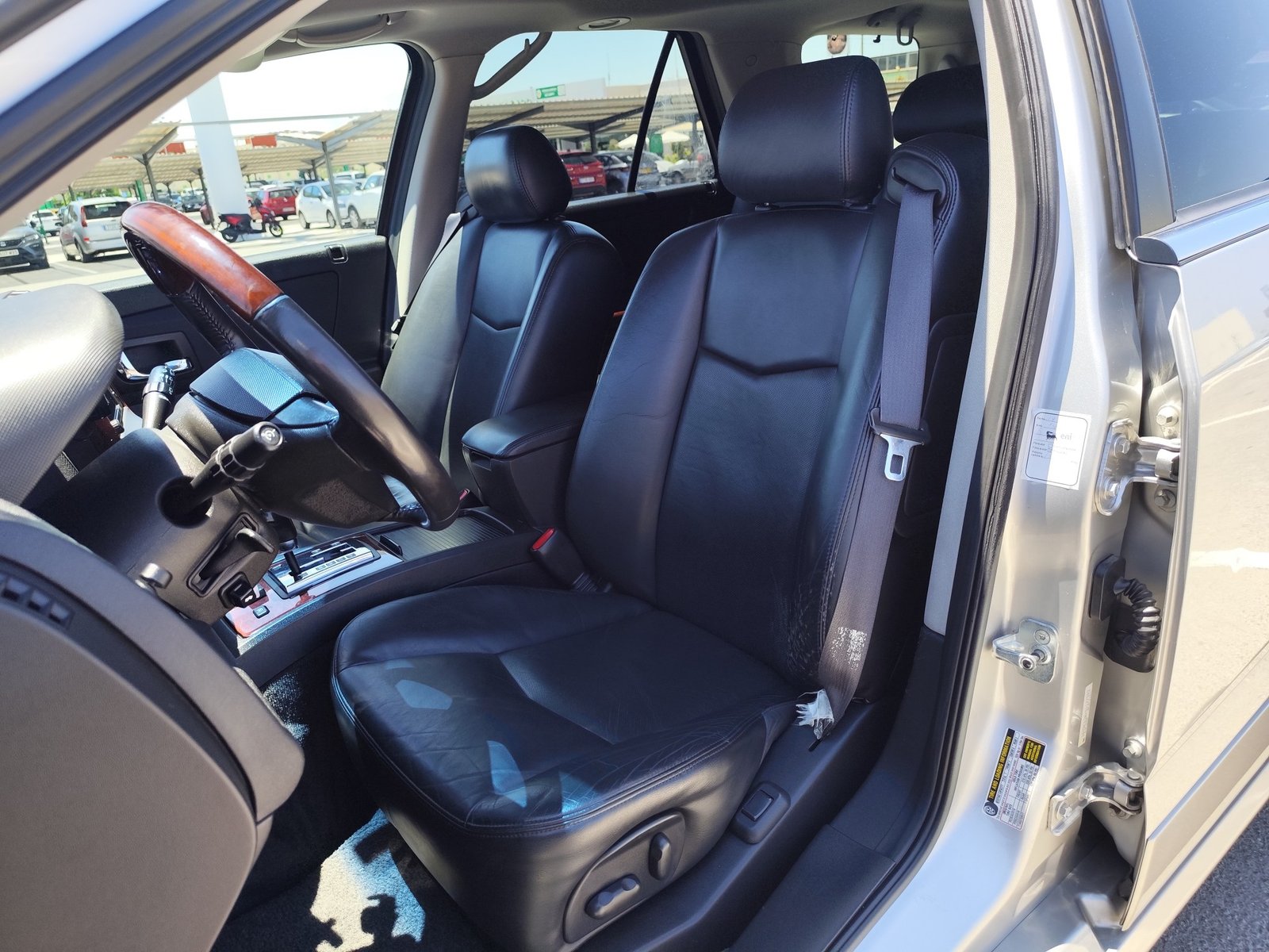 CADILLAC SRX 4.6 GASOLINA 325 CV GLP 2005 158.000 KM AUTOMATICO 7 PLAZAS