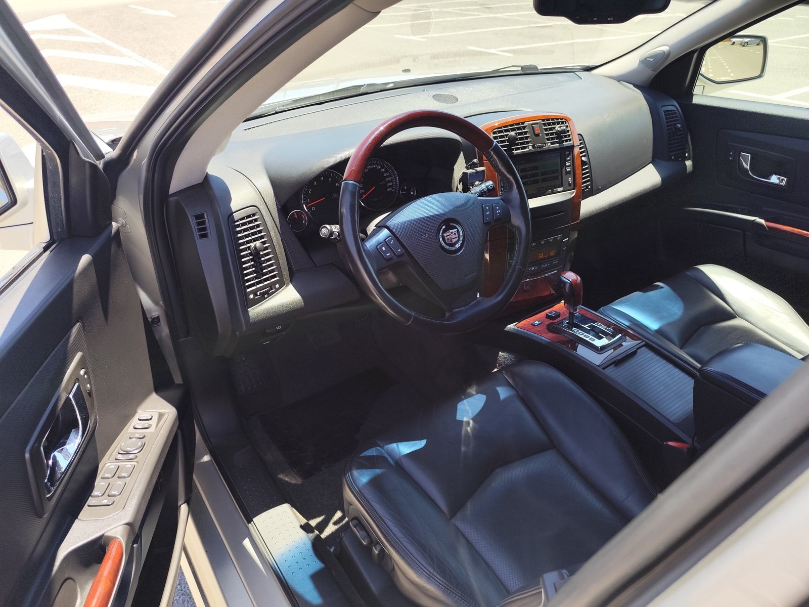 CADILLAC SRX 4.6 GASOLINA 325 CV GLP 2005 158.000 KM AUTOMATICO 7 PLAZAS