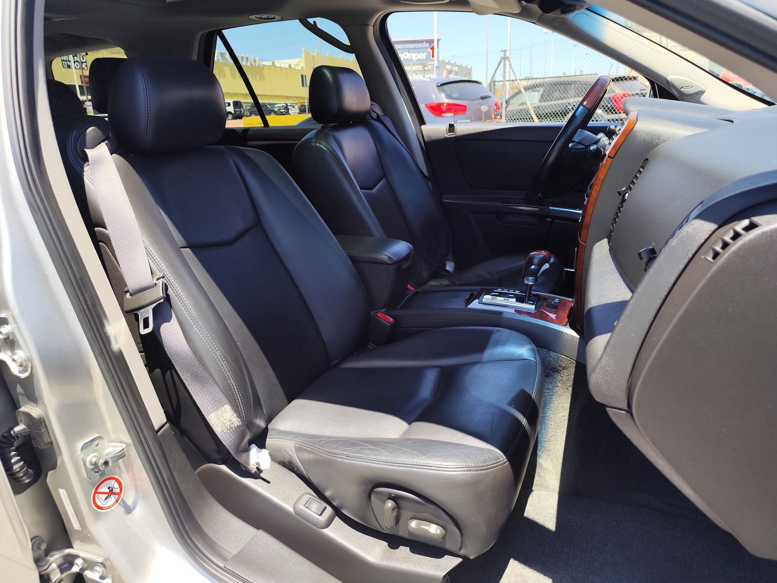CADILLAC SRX 4.6 GASOLINA 325 CV GLP 2005 158.000 KM AUTOMATICO 7 PLAZAS