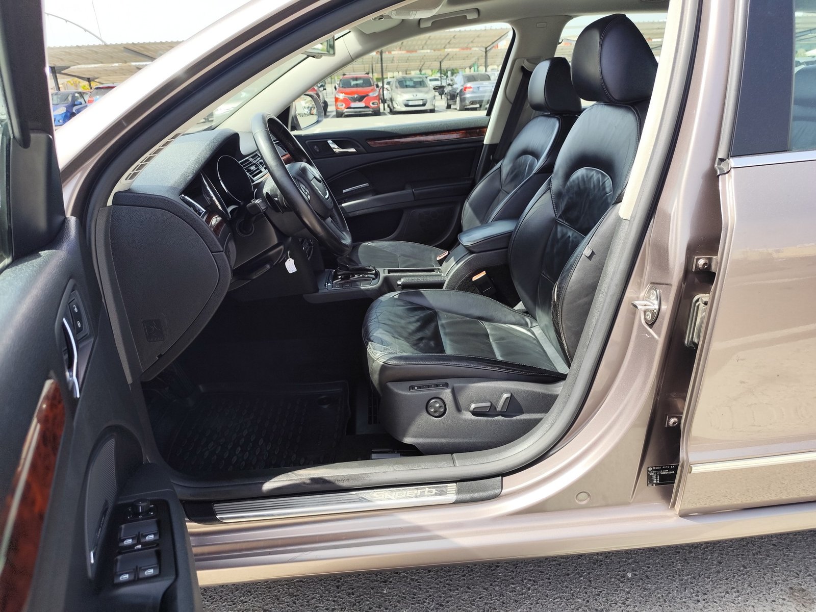 SKODA SUPERB 3.6  V6 GASOLINA 260 CV 4X4 230.000 KM 2011 AUTOMATICO