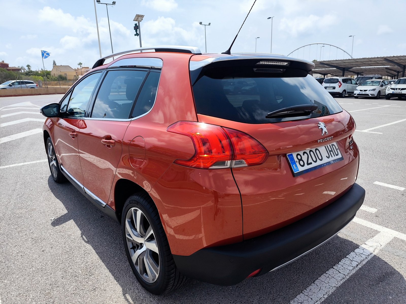 PEUGEOT 2008 1.2 GASOLINA 110 CV 2015 95.000 KM MANUAL