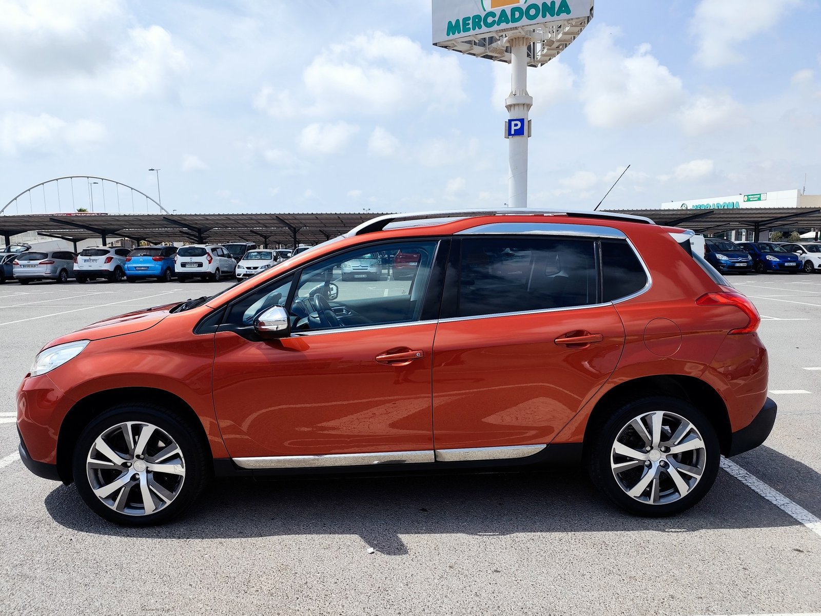 PEUGEOT 2008 1.2 GASOLINA 110 CV 2015 95.000 KM MANUAL