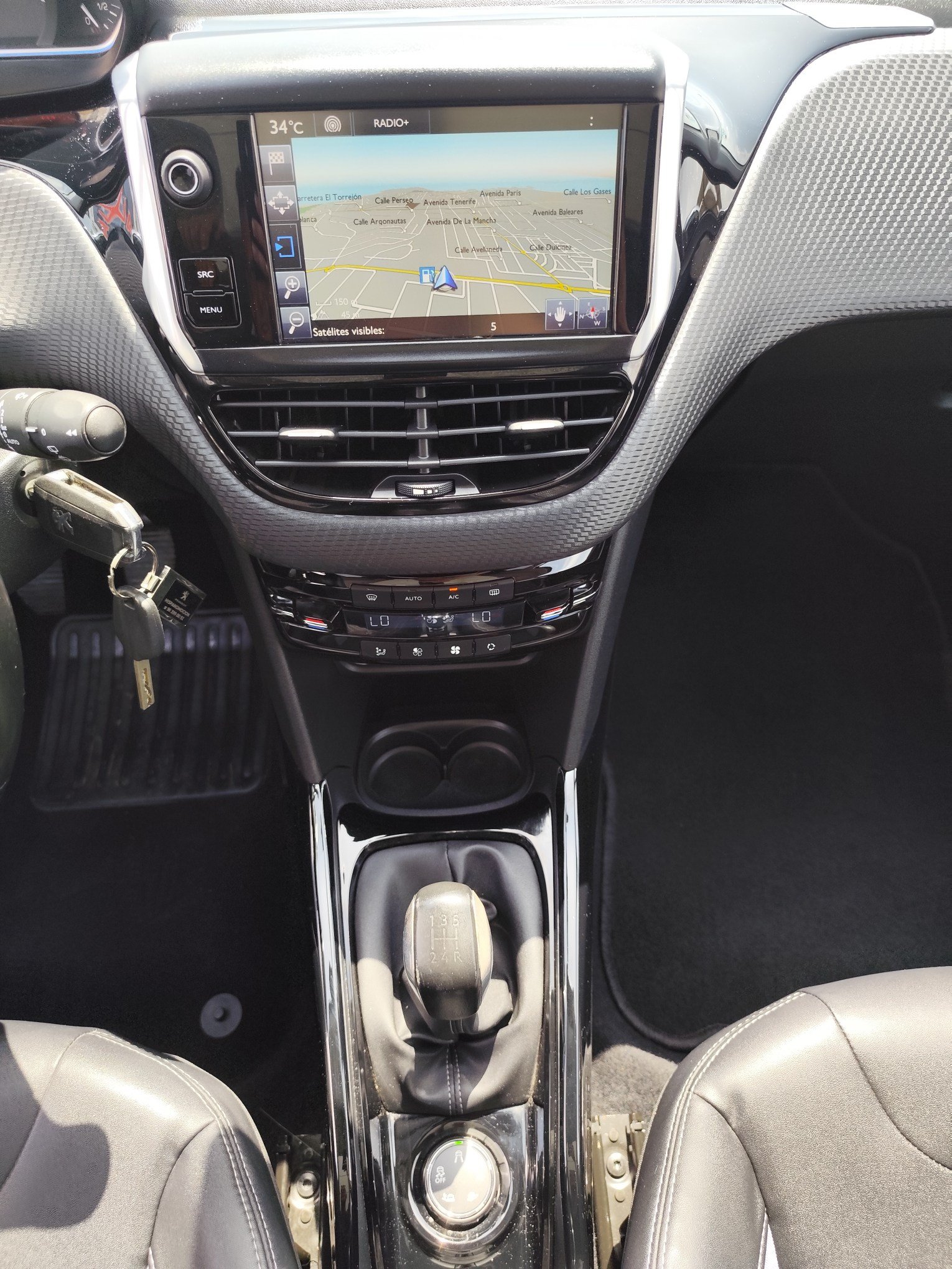 PEUGEOT 2008 1.2 GASOLINA 110 CV 2015 95.000 KM MANUAL