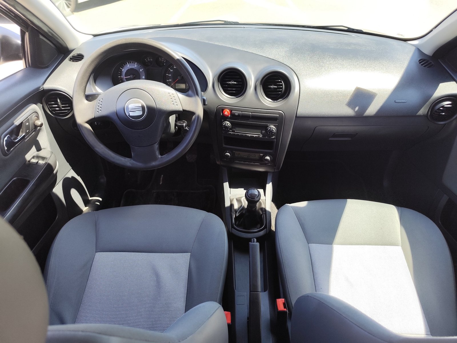 SEAT IBIZA 1.4 GASOLINA 75 CV 102.000 KM 2004 MANUAL