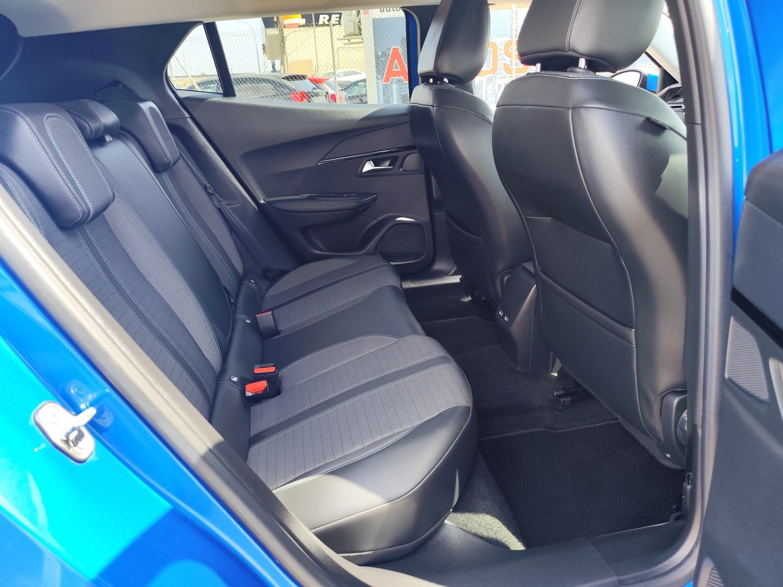 PEUGEOT 2008 1.2 GASOLINA 130 CV 2021 105.000 KM AUTOMATICO