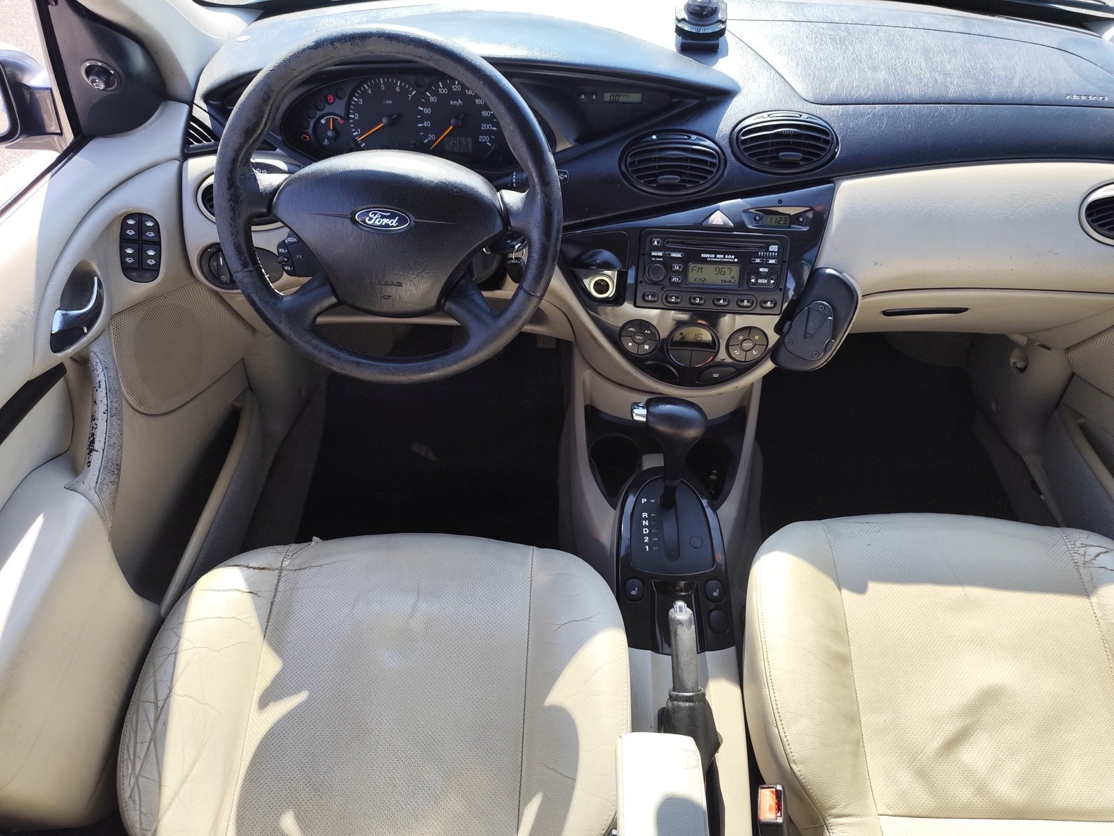 FORD FOCUS 1.6 GASOLINA 100 CV 2003 197.000 KM AUTOMATICO