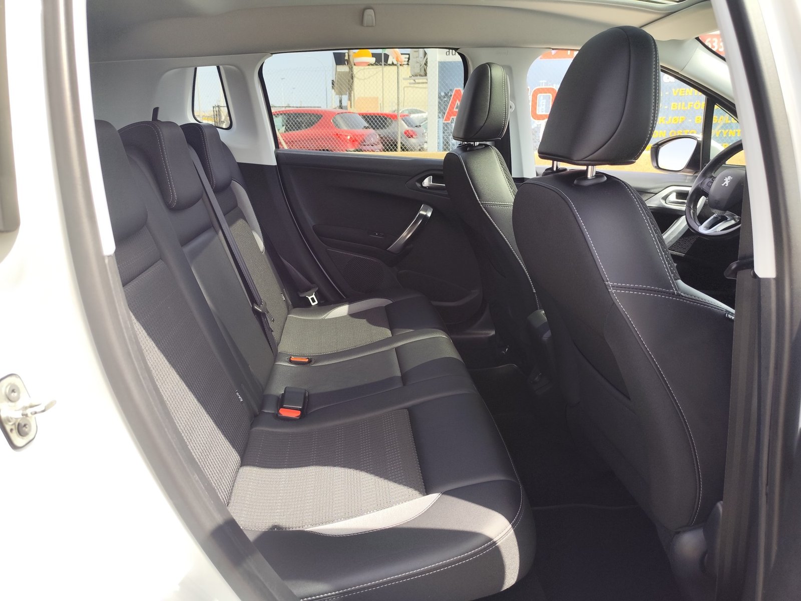 PEUGEOT 2008 1.2 GASOLINA 110 CV 2016 126.000 KM AUTOMATICO