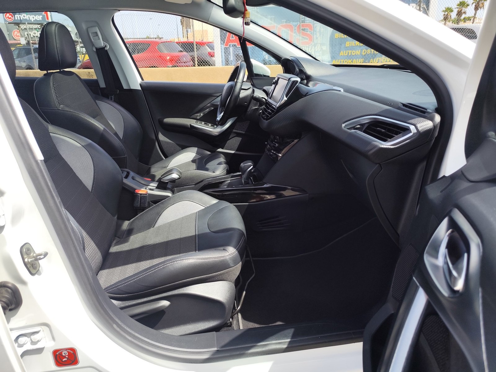 PEUGEOT 2008 1.2 GASOLINA 110 CV 2016 126.000 KM AUTOMATICO